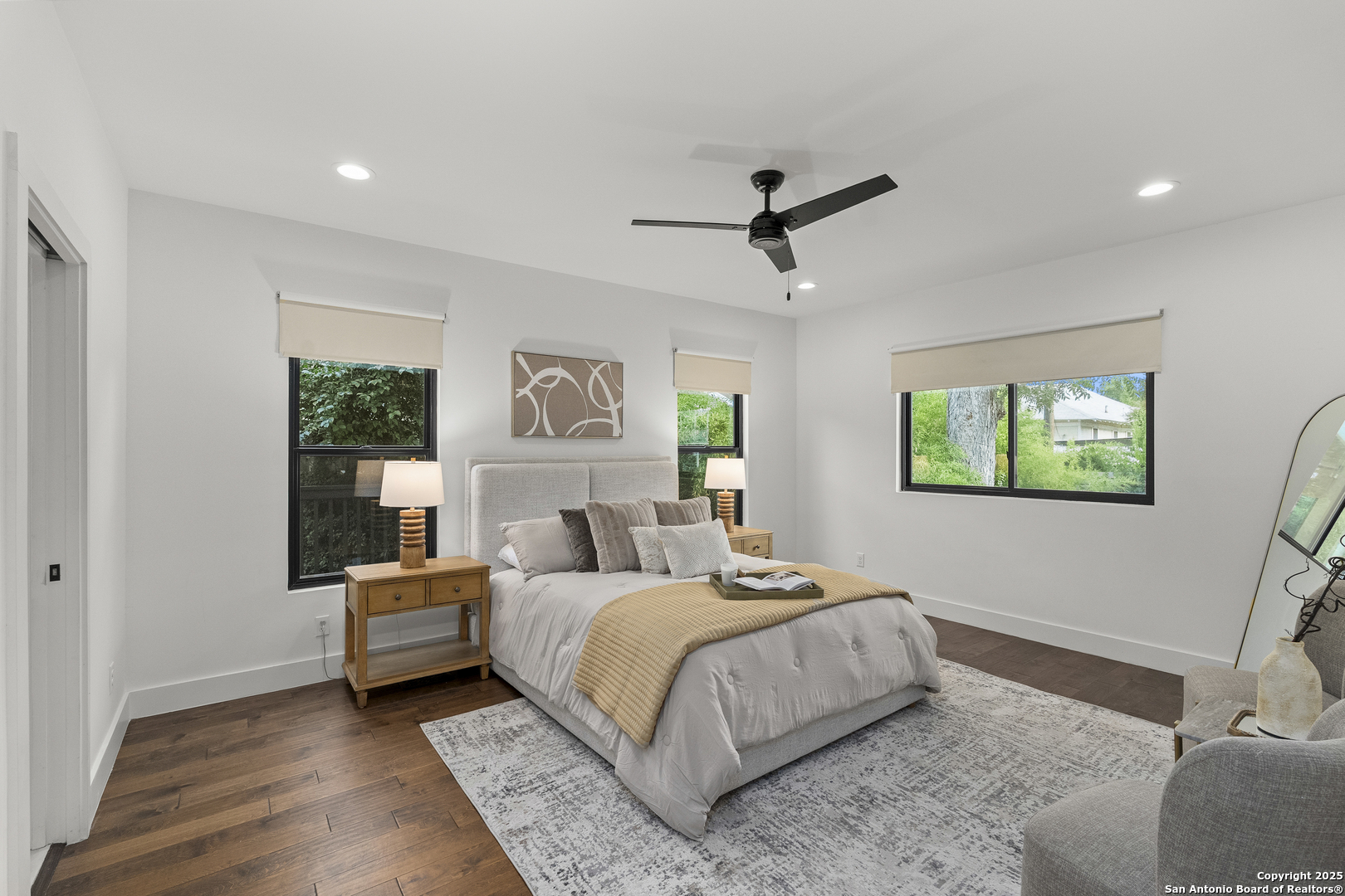 300 Queen Anne Ct