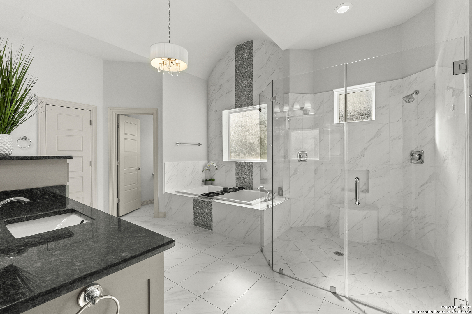302 Majestic Bluff