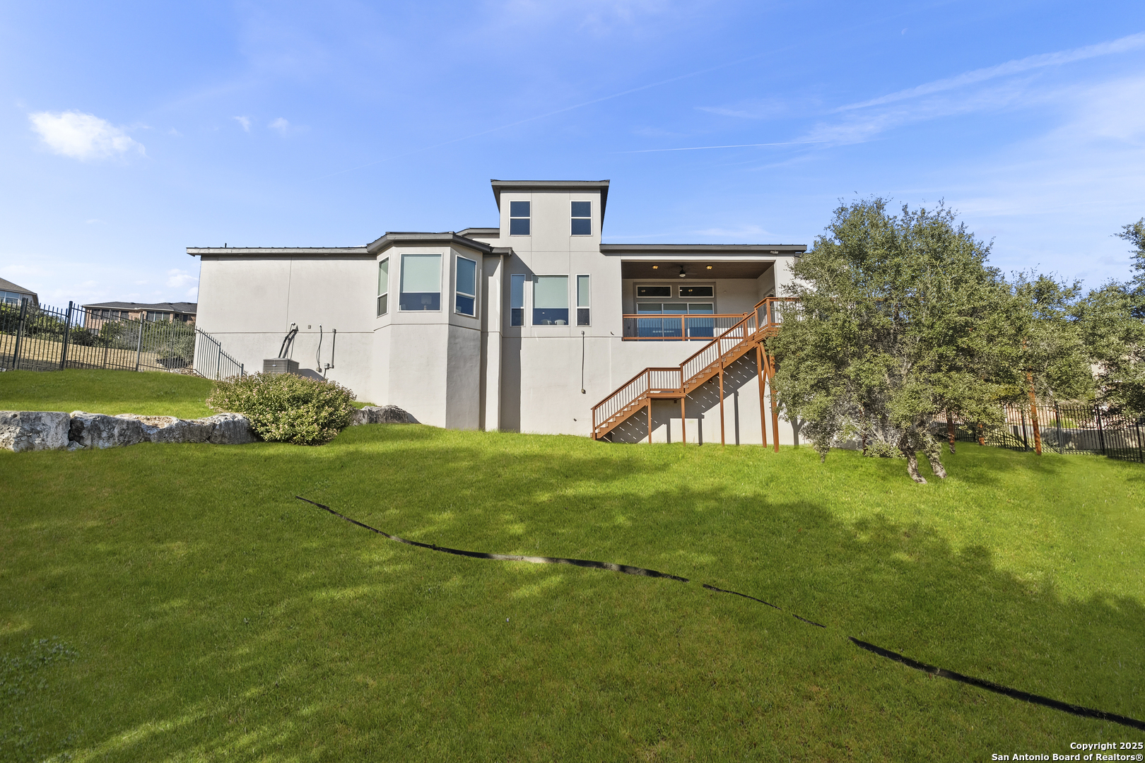 302 Majestic Bluff