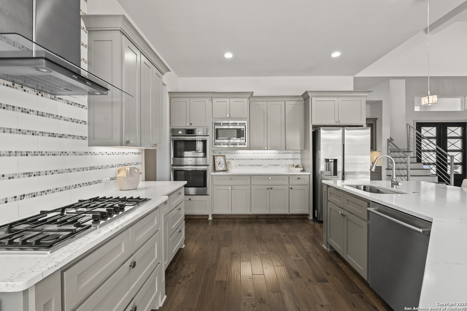 302 Majestic Bluff