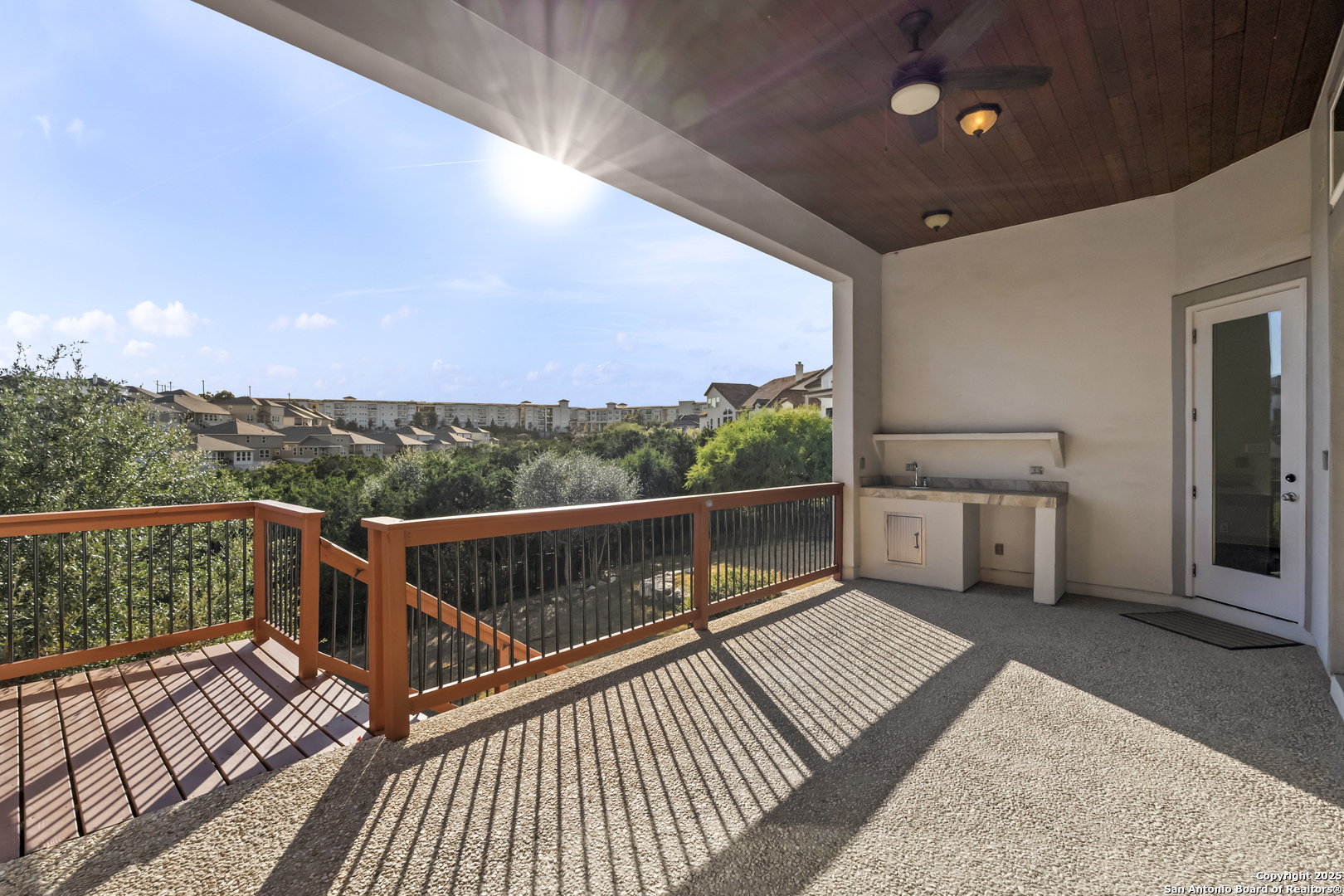 302 Majestic Bluff