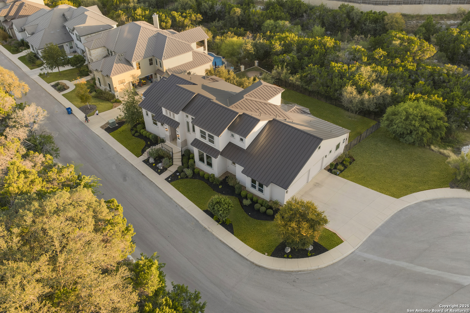 302 Majestic Bluff