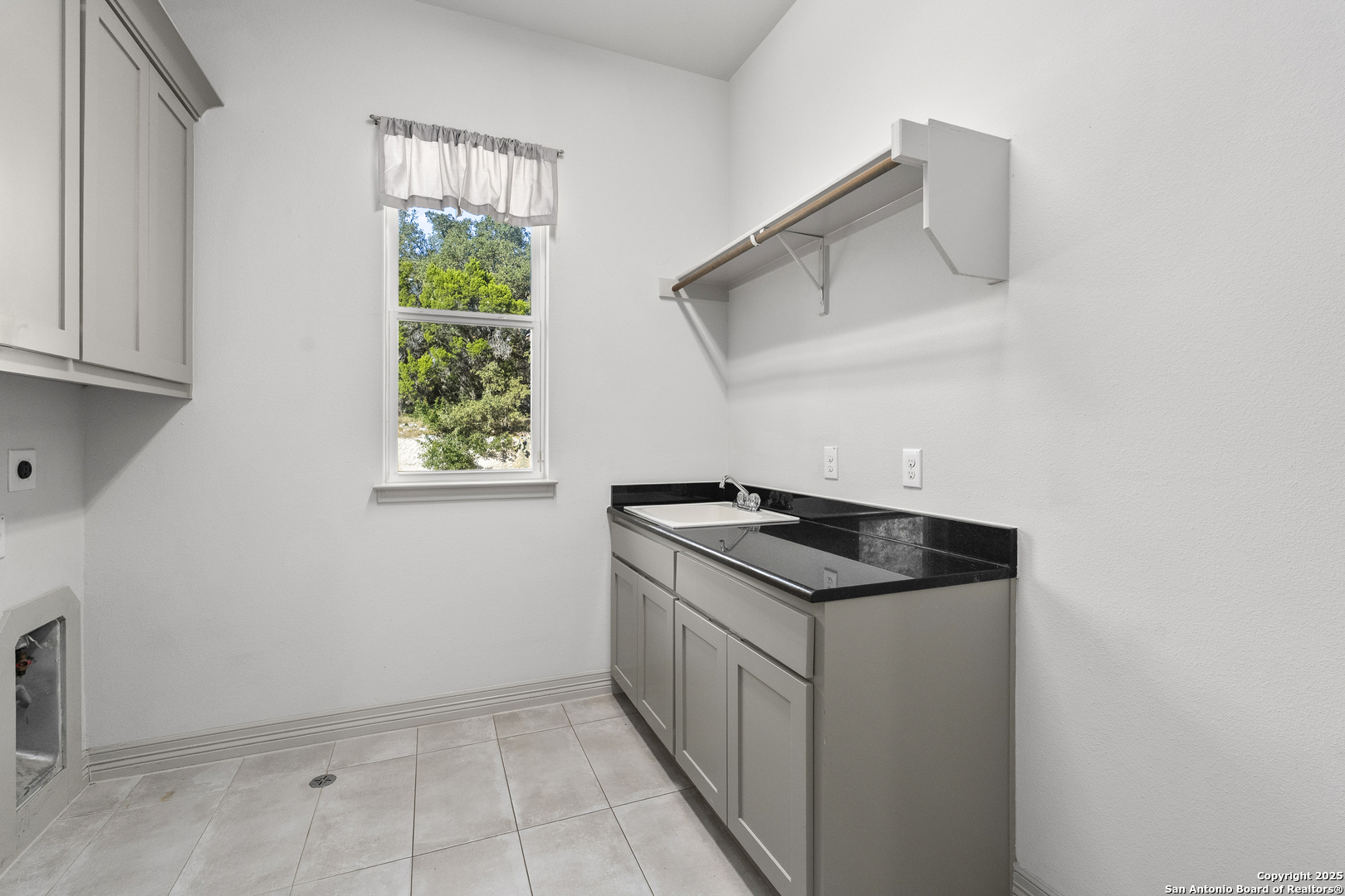 302 Majestic Bluff