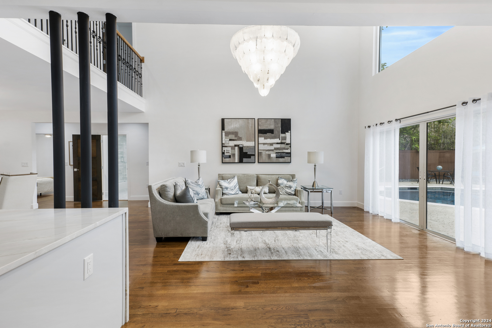 114 CLOVERLEAF AVE