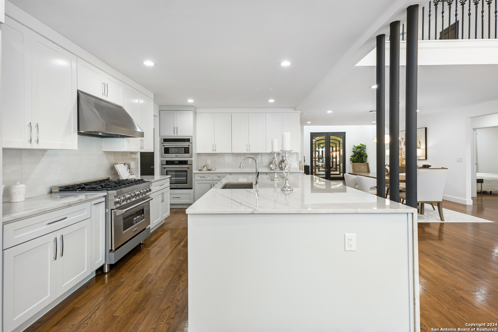 114 CLOVERLEAF AVE