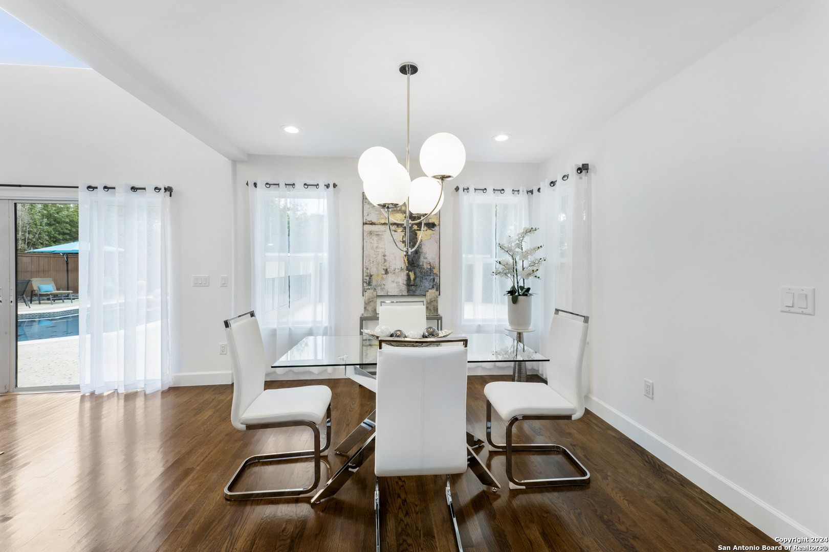 114 CLOVERLEAF AVE