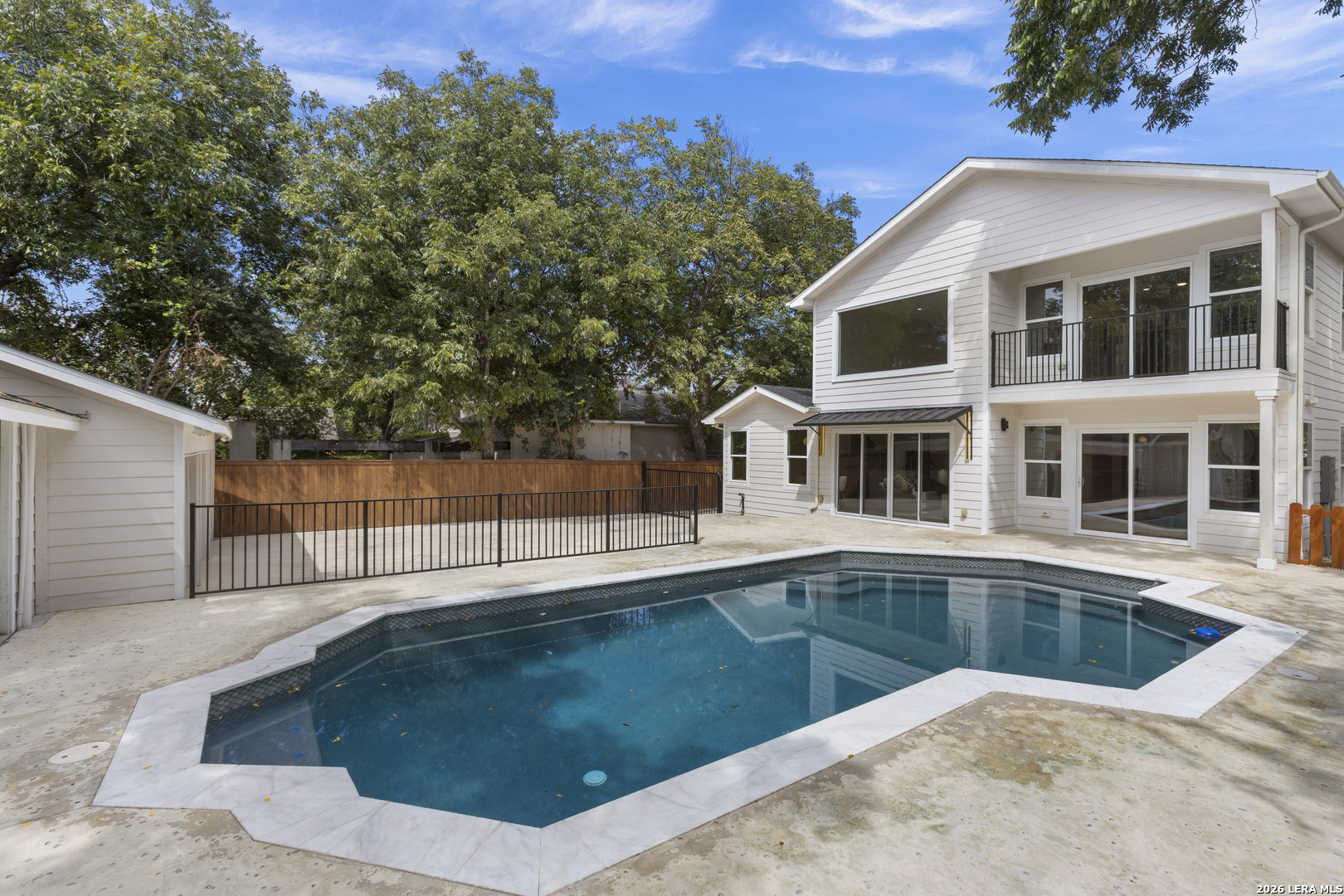 114 CLOVERLEAF AVE