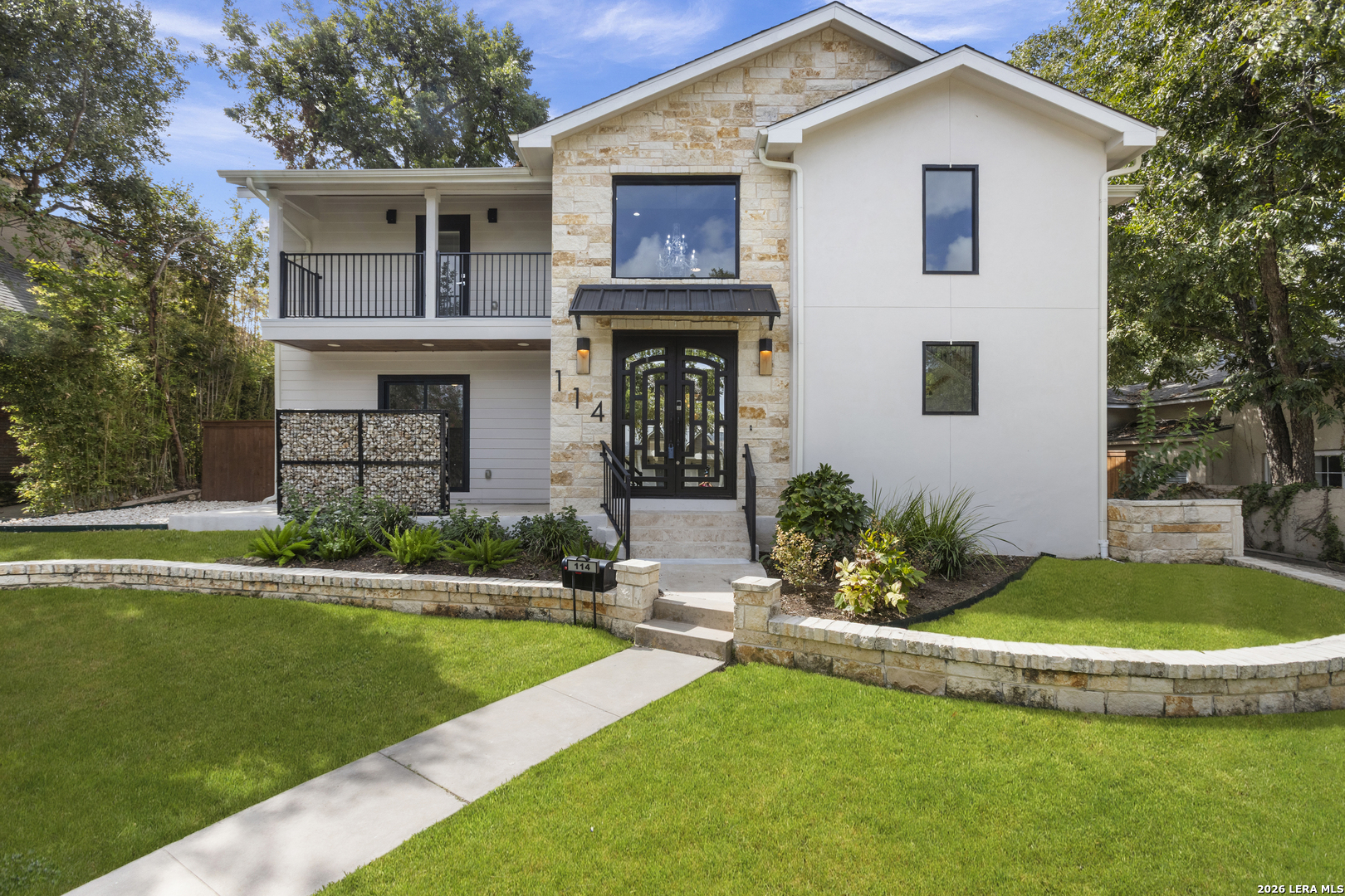 114 CLOVERLEAF AVE
