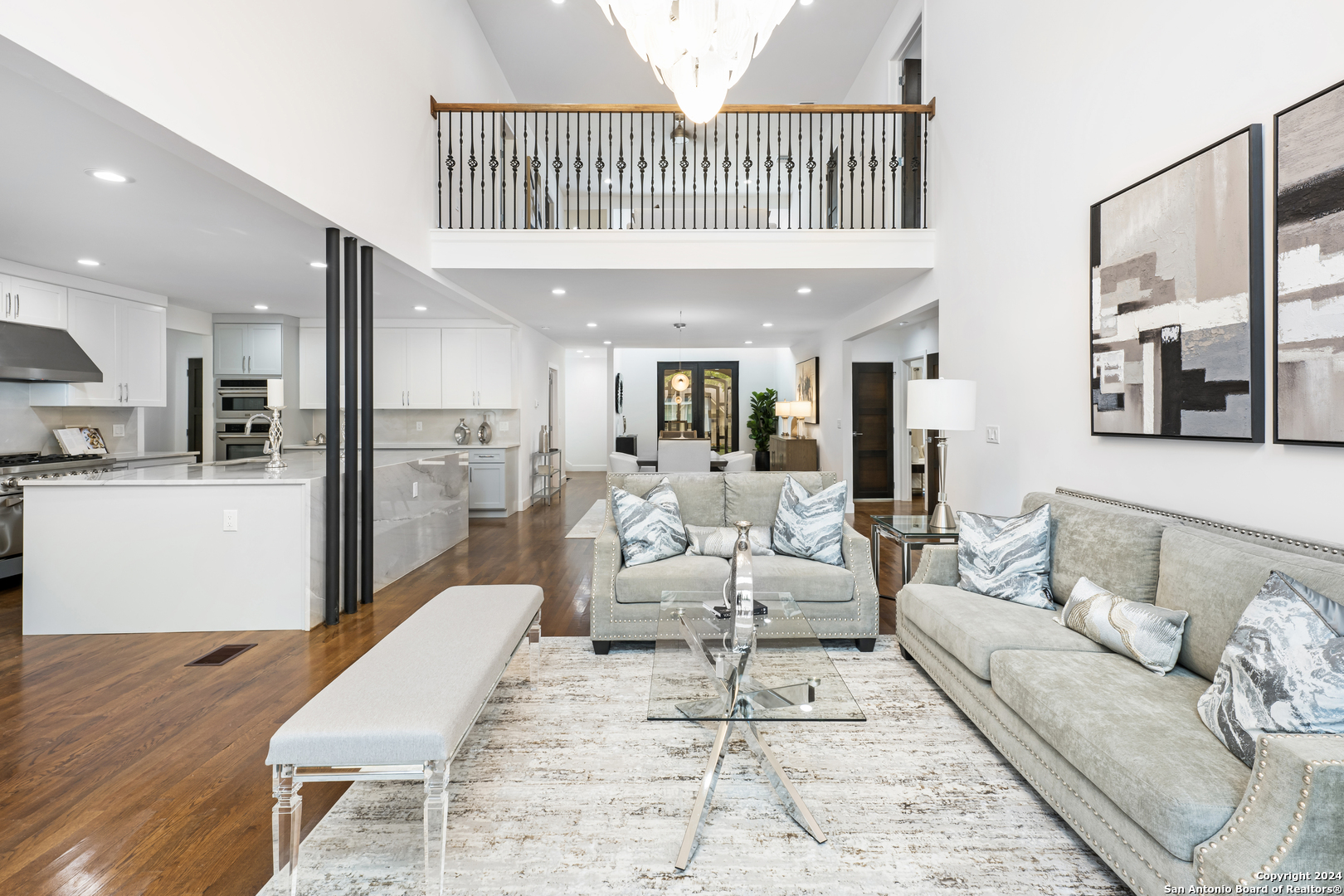 114 CLOVERLEAF AVE