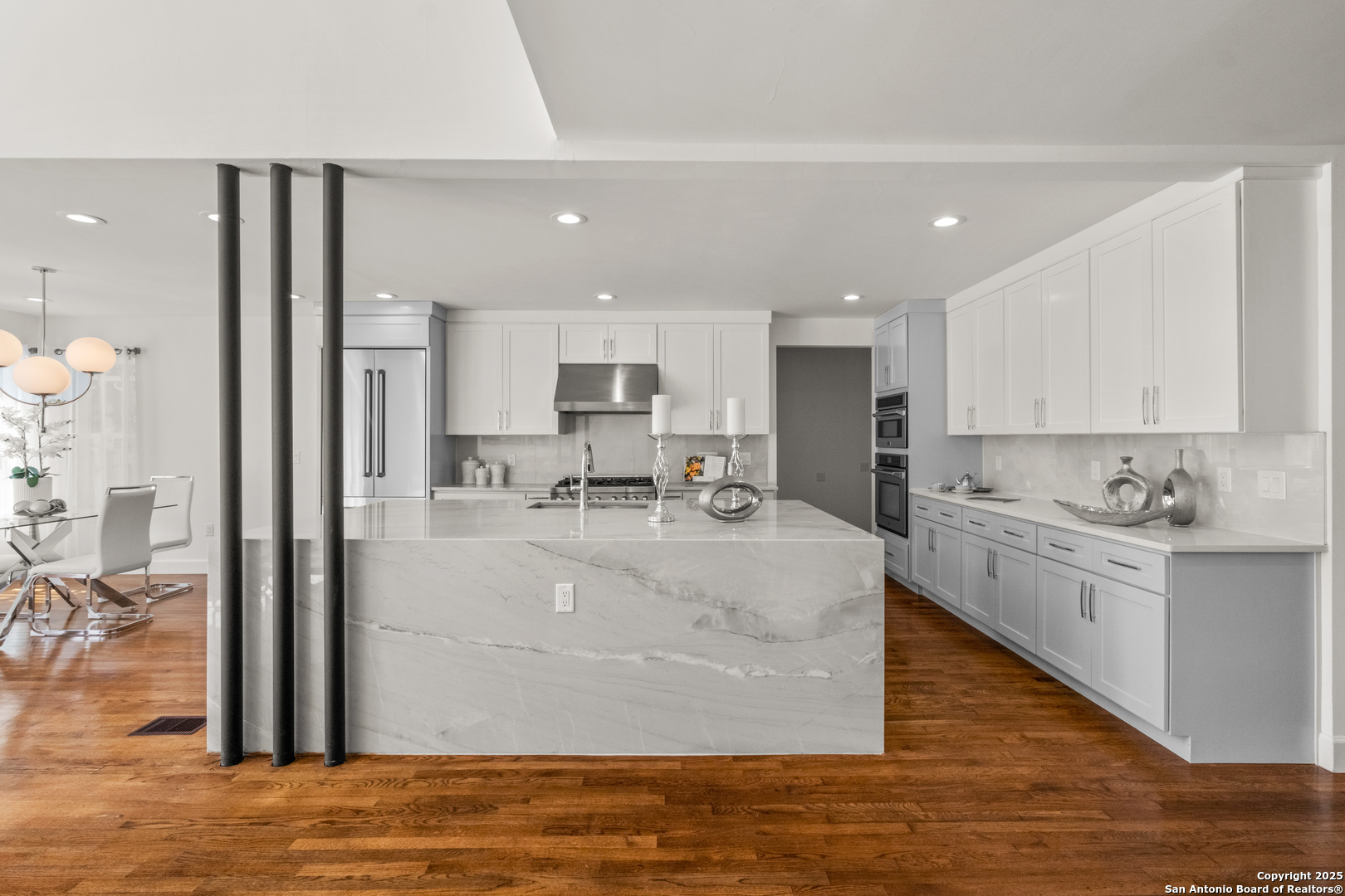 114 CLOVERLEAF AVE