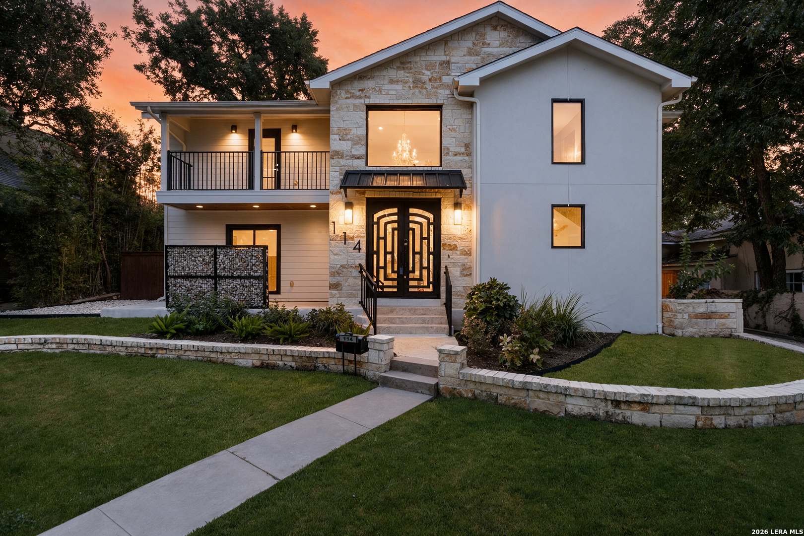 114 CLOVERLEAF AVE