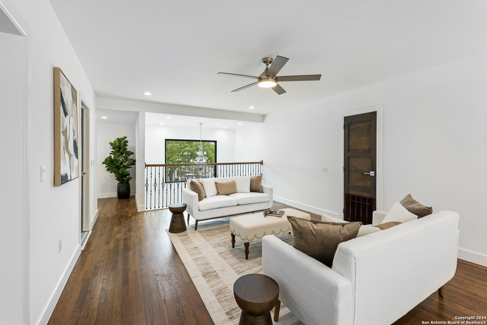 114 CLOVERLEAF AVE