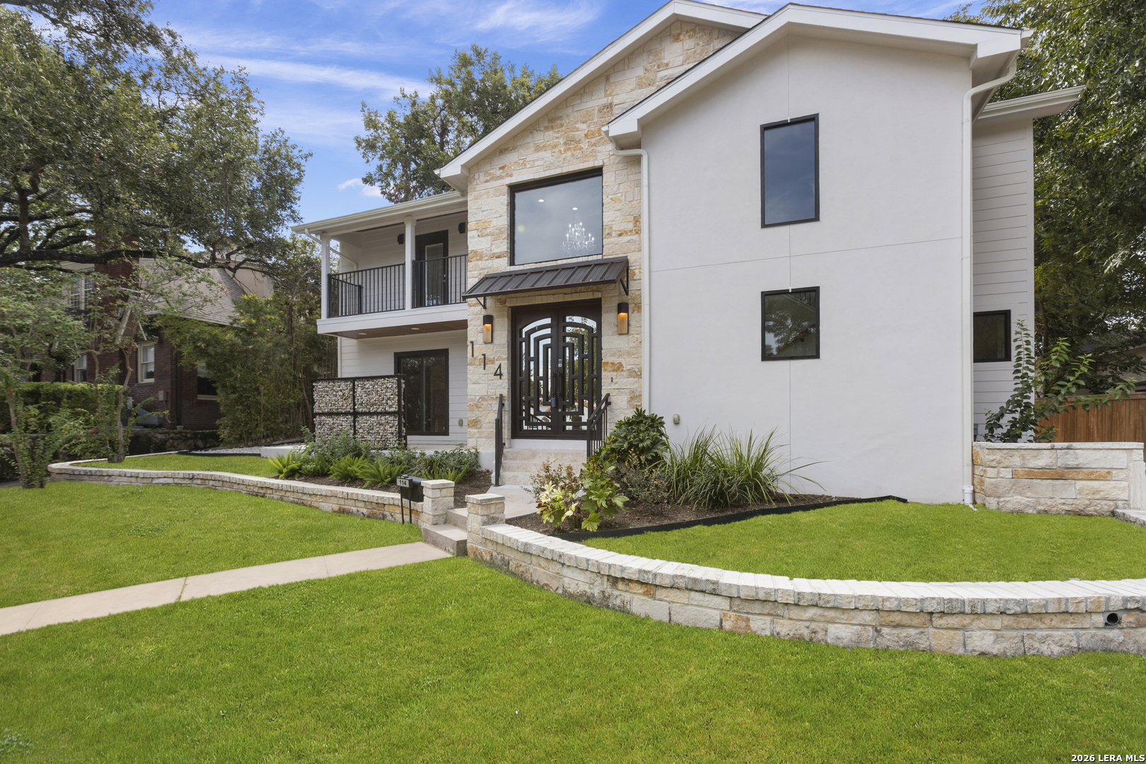 114 CLOVERLEAF AVE