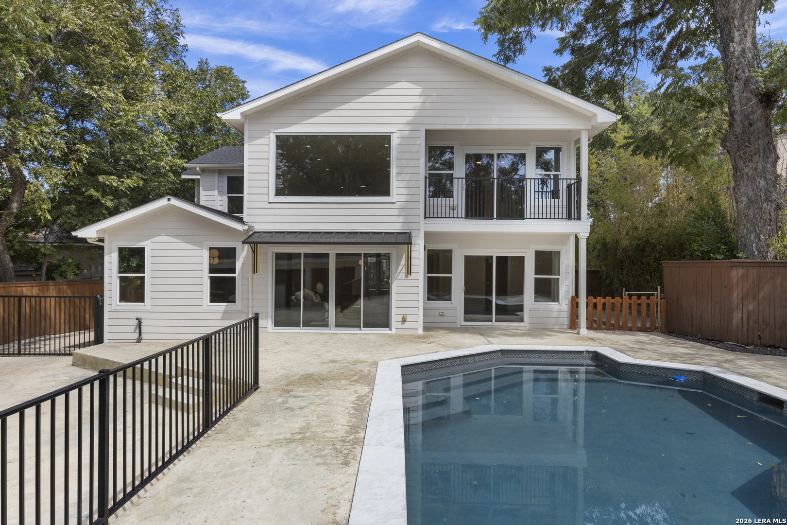 114 CLOVERLEAF AVE