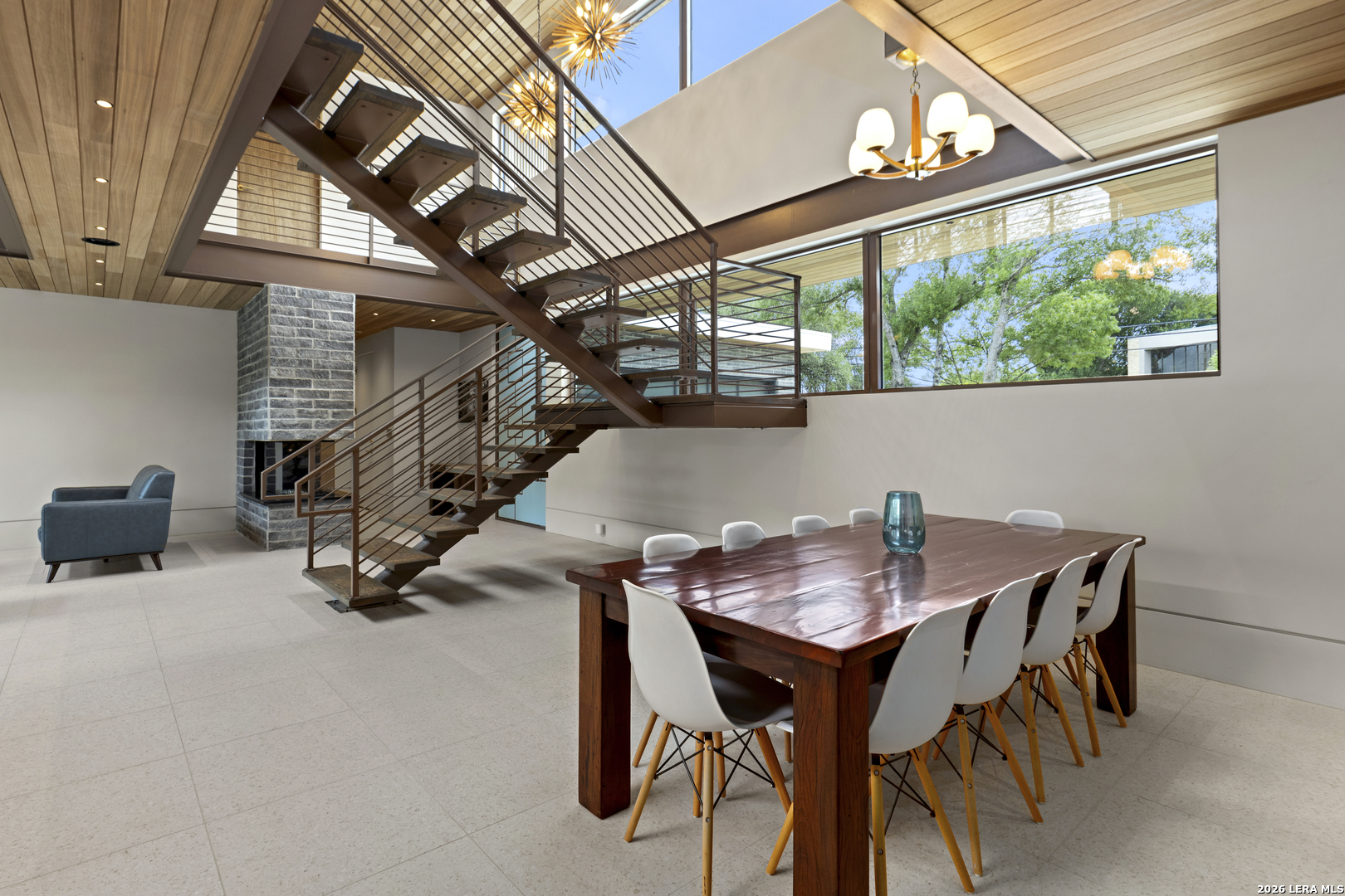 110 ROCKHILL DR