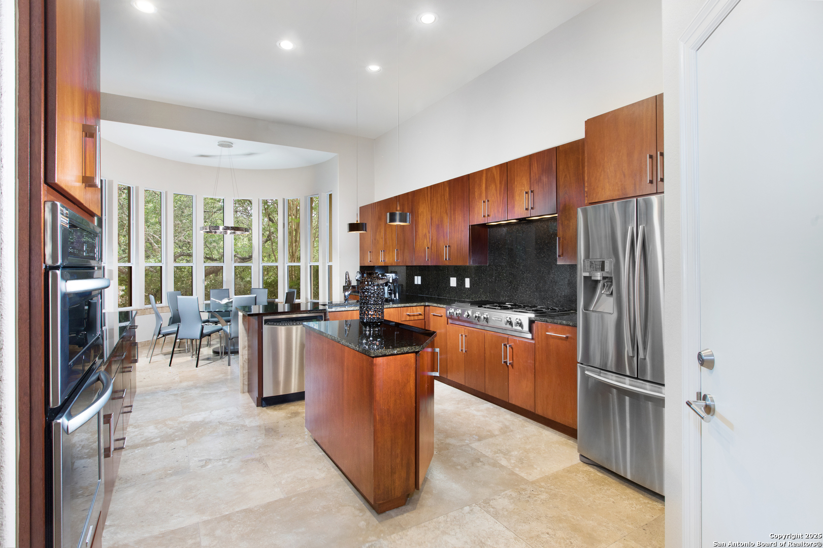 11835 Elmscourt