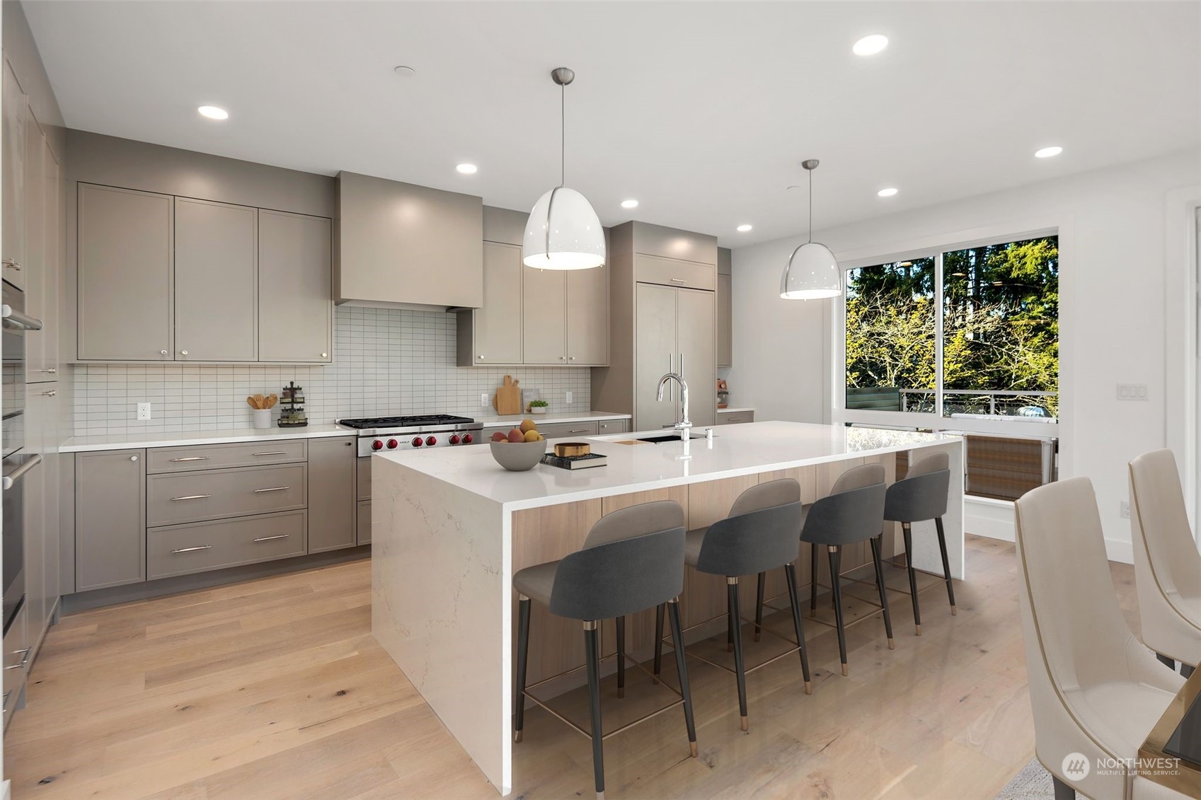 317 5th Avenue Unit: 202