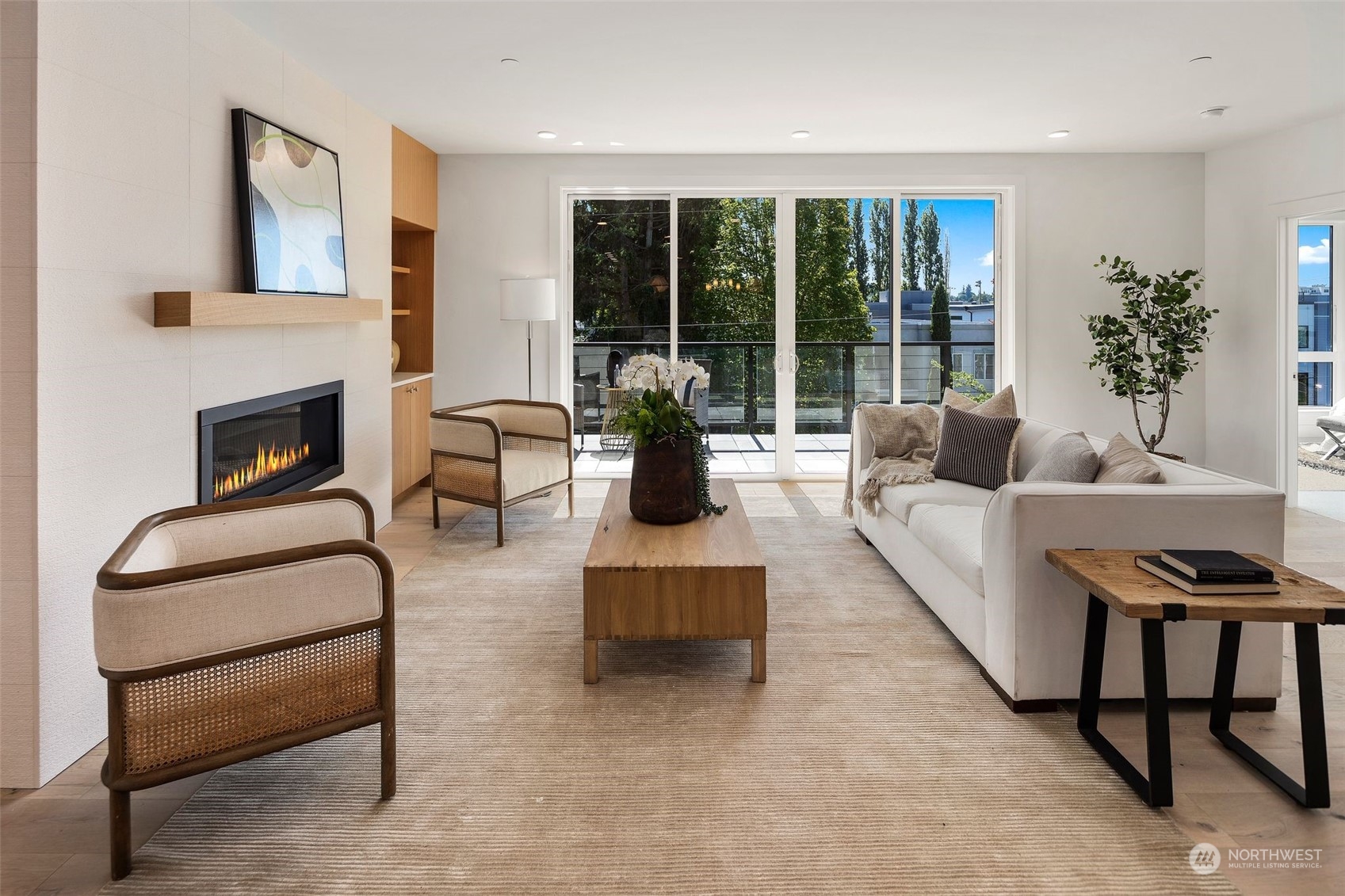 317 5th Avenue Unit: 203
