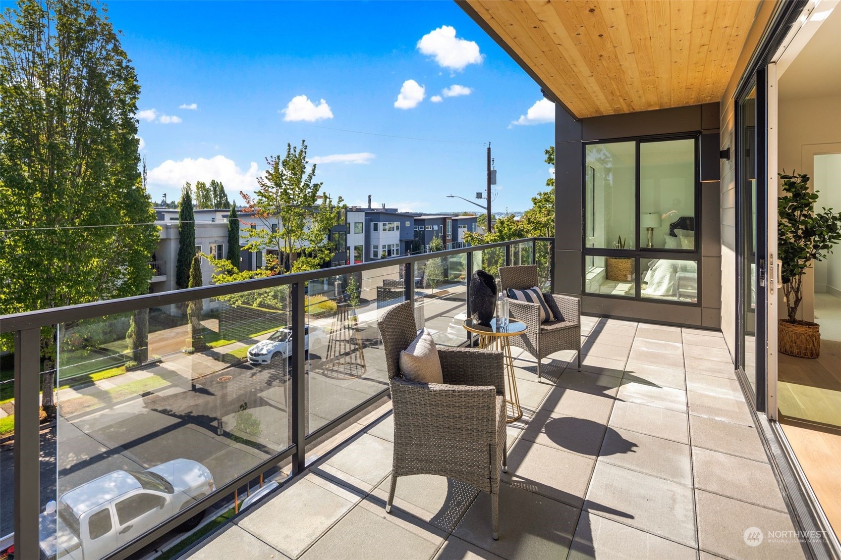 317 5th Avenue Unit: 203
