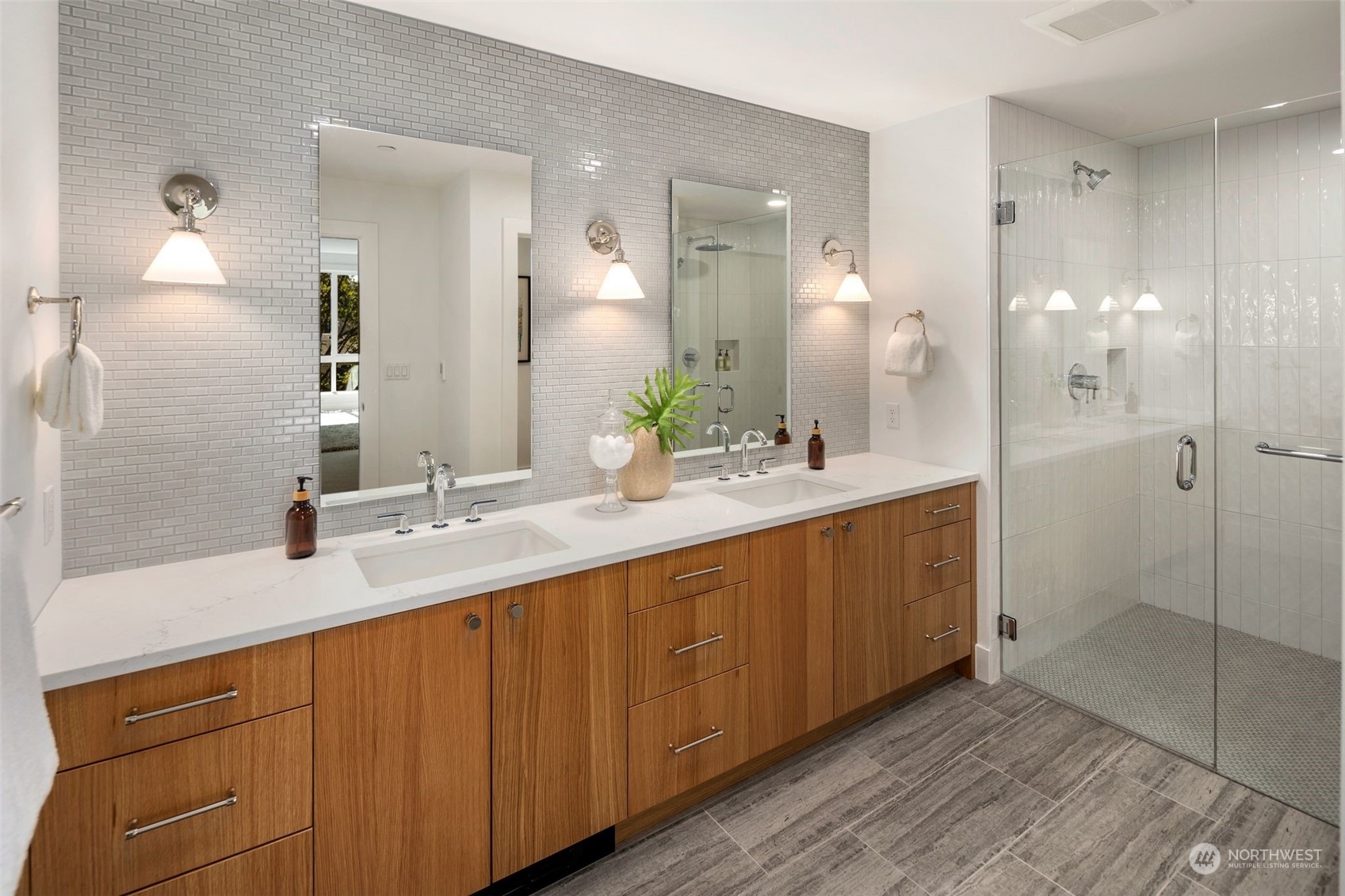 317 5th Avenue Unit: 203
