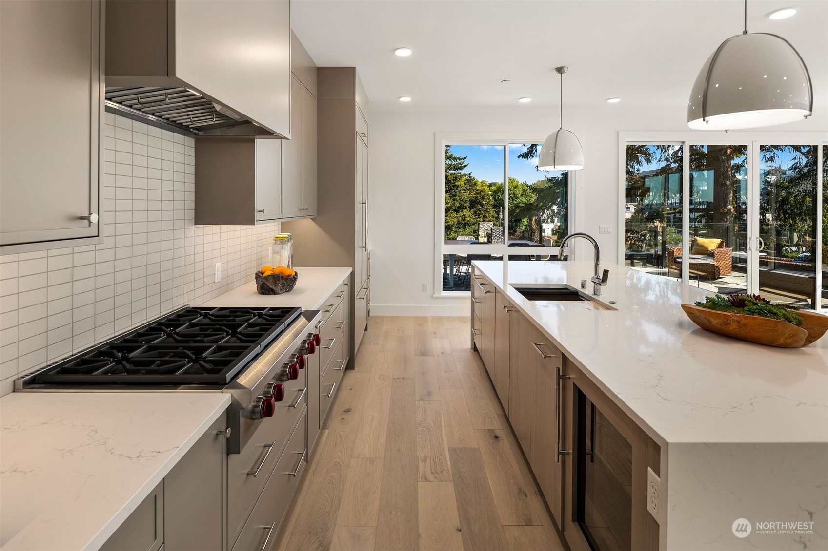 317 5th Avenue Unit: PH303