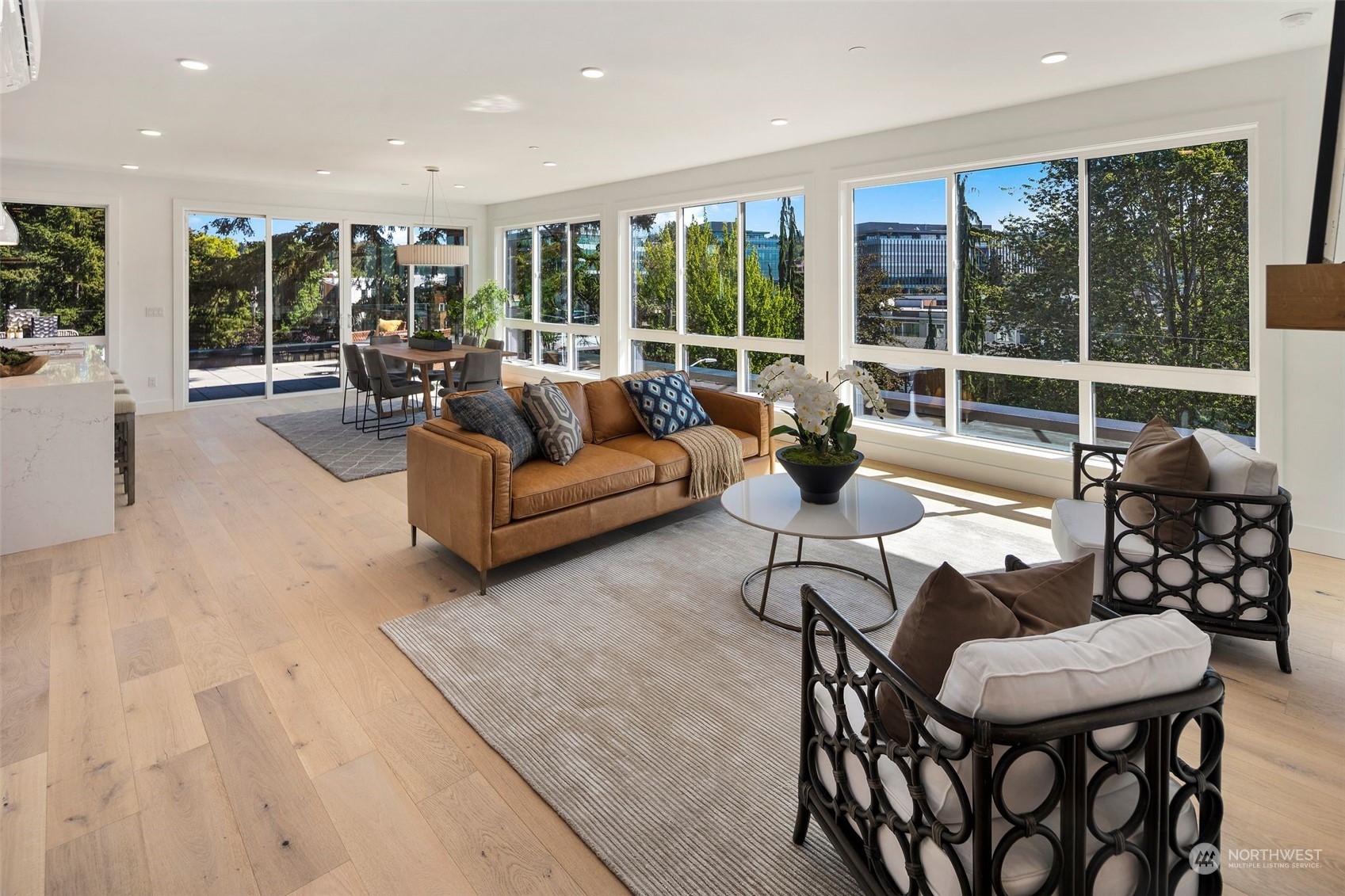 317 5th Avenue Unit: PH303