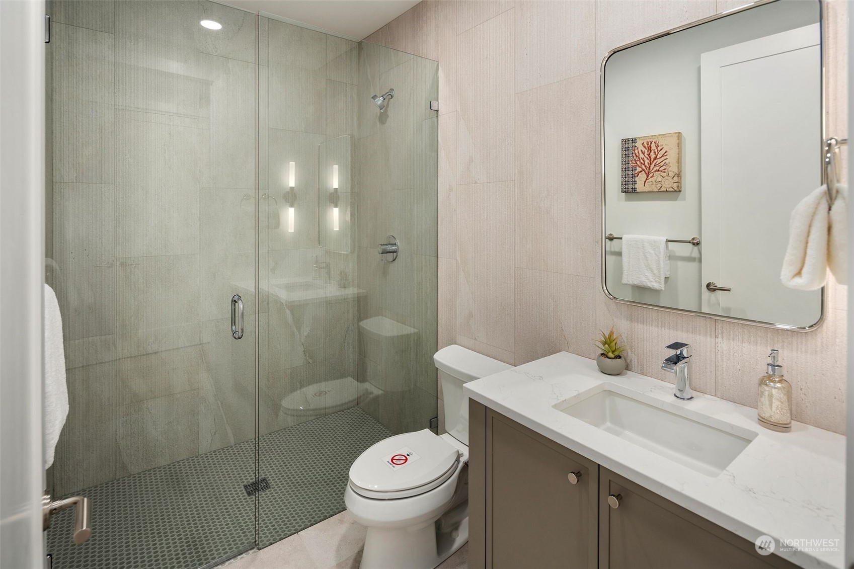 317 5th Avenue Unit: PH303