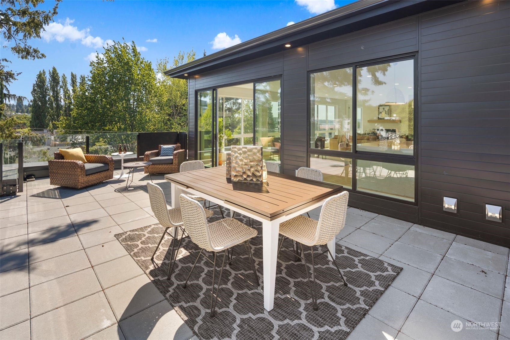 317 5th Avenue Unit: PH303