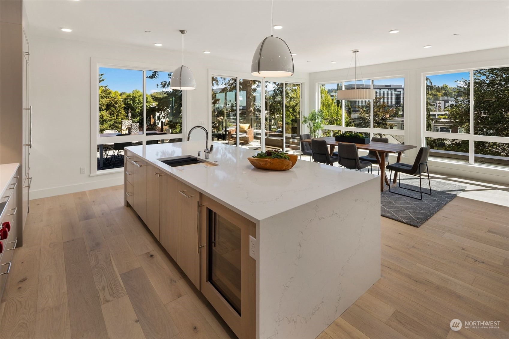 317 5th Avenue Unit: PH303