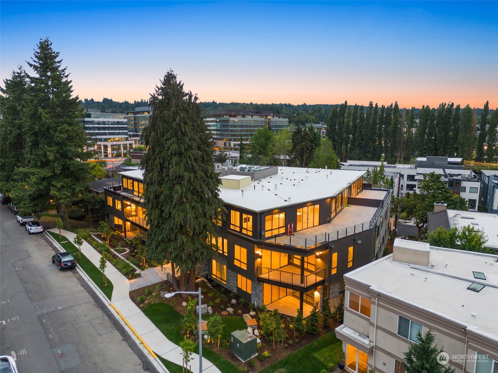 317 5th Avenue Unit: PH303
