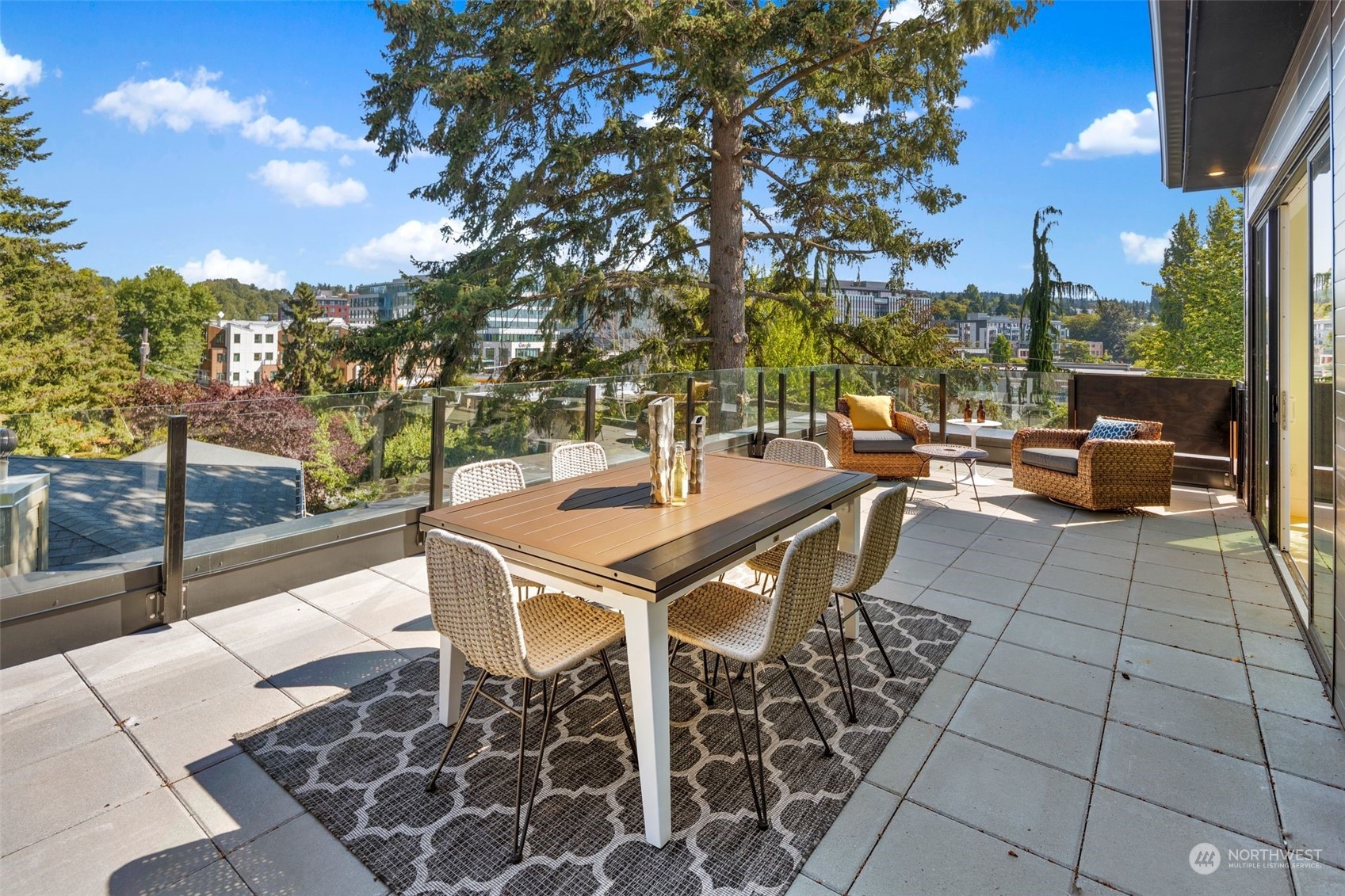 317 5th Avenue Unit: PH303