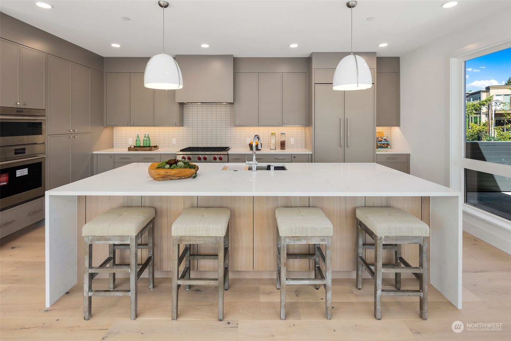 317 5th Avenue Unit: PH303