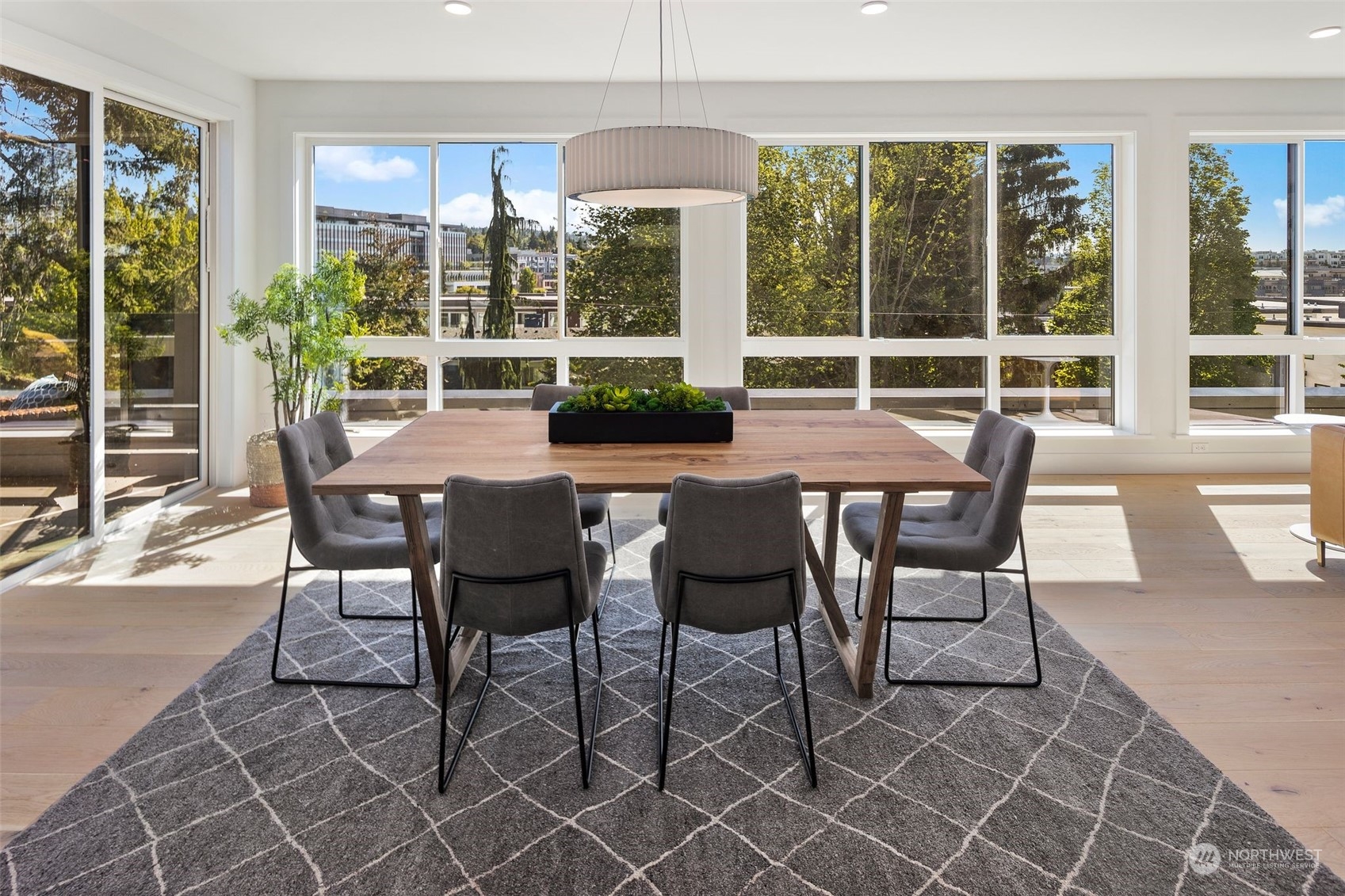317 5th Avenue Unit: PH303