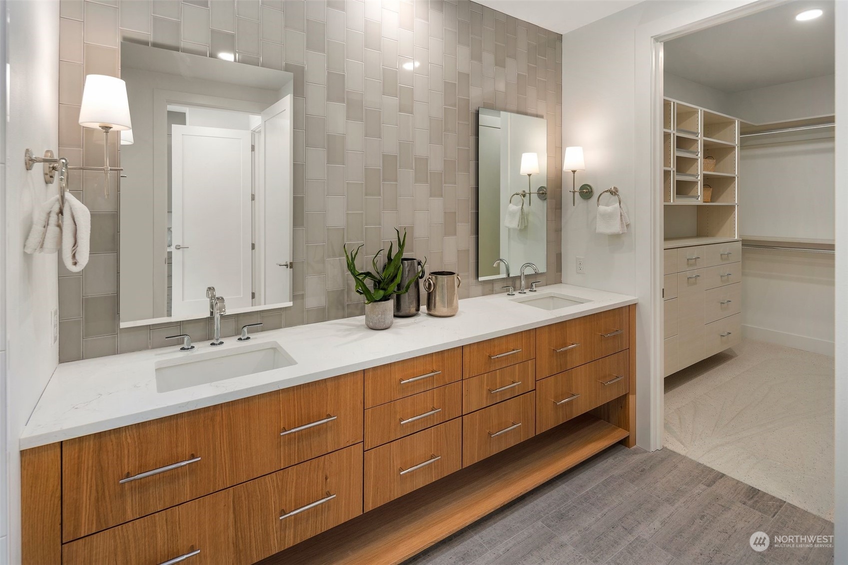 317 5th Avenue Unit: PH303
