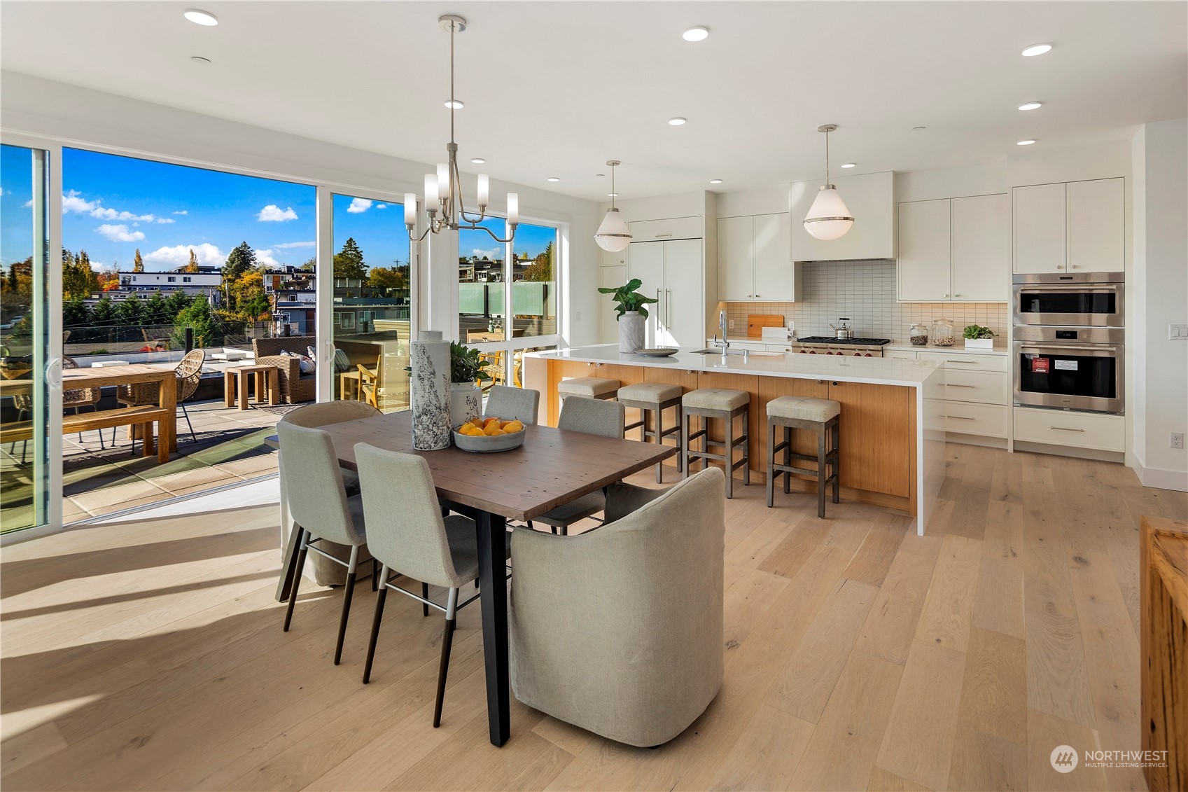 317 5th Avenue Unit: PH302