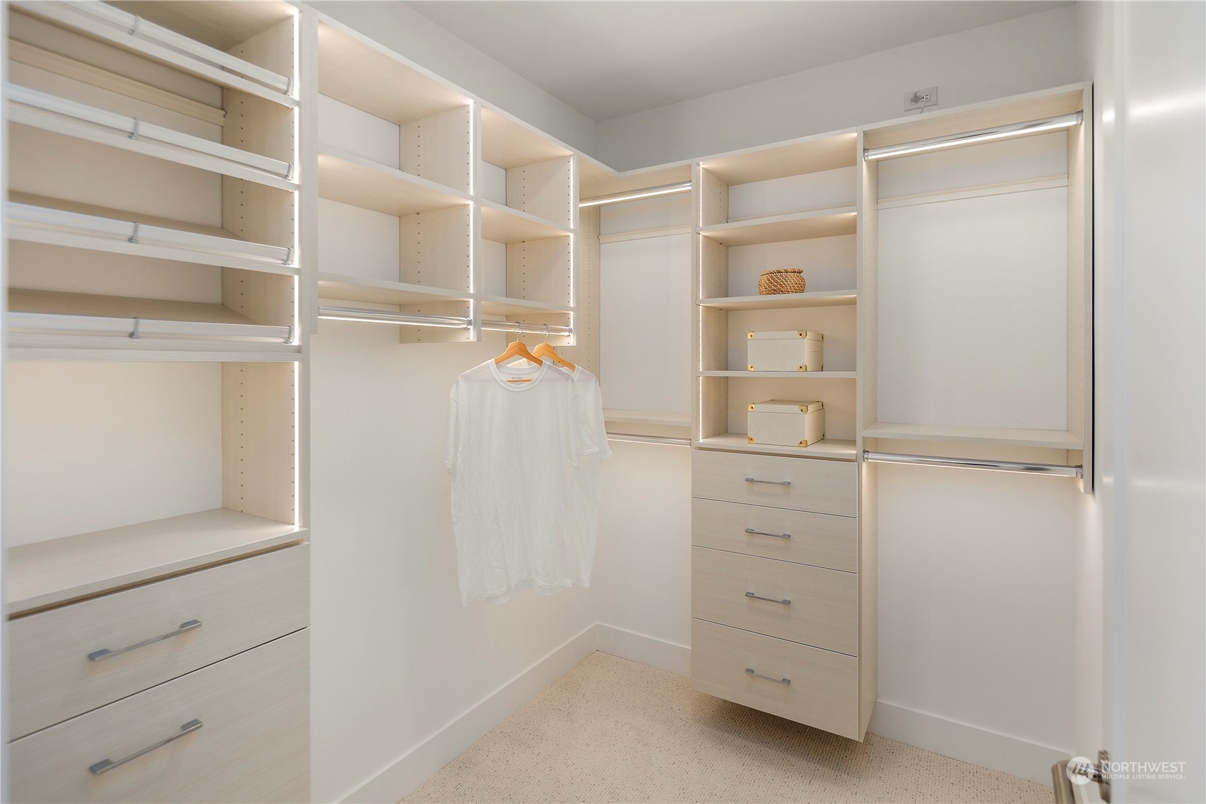 317 5th Avenue Unit: PH302
