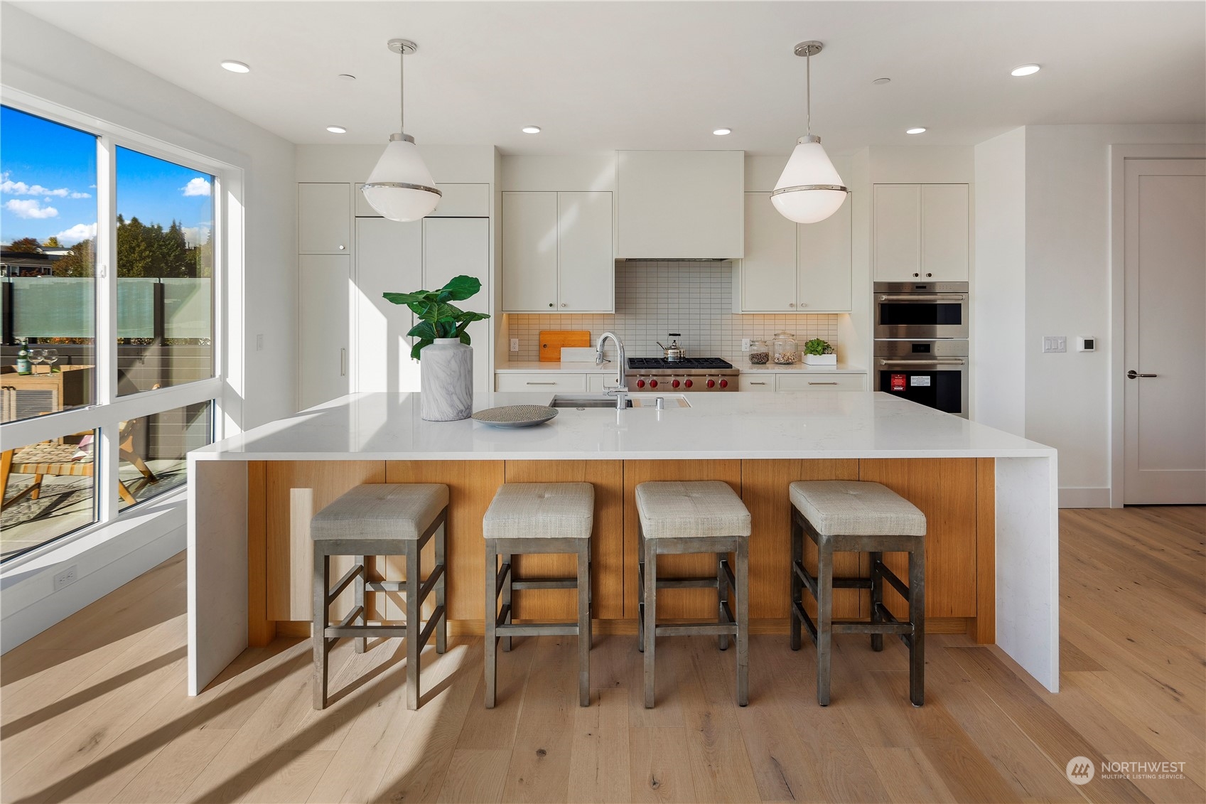 317 5th Avenue Unit: PH302