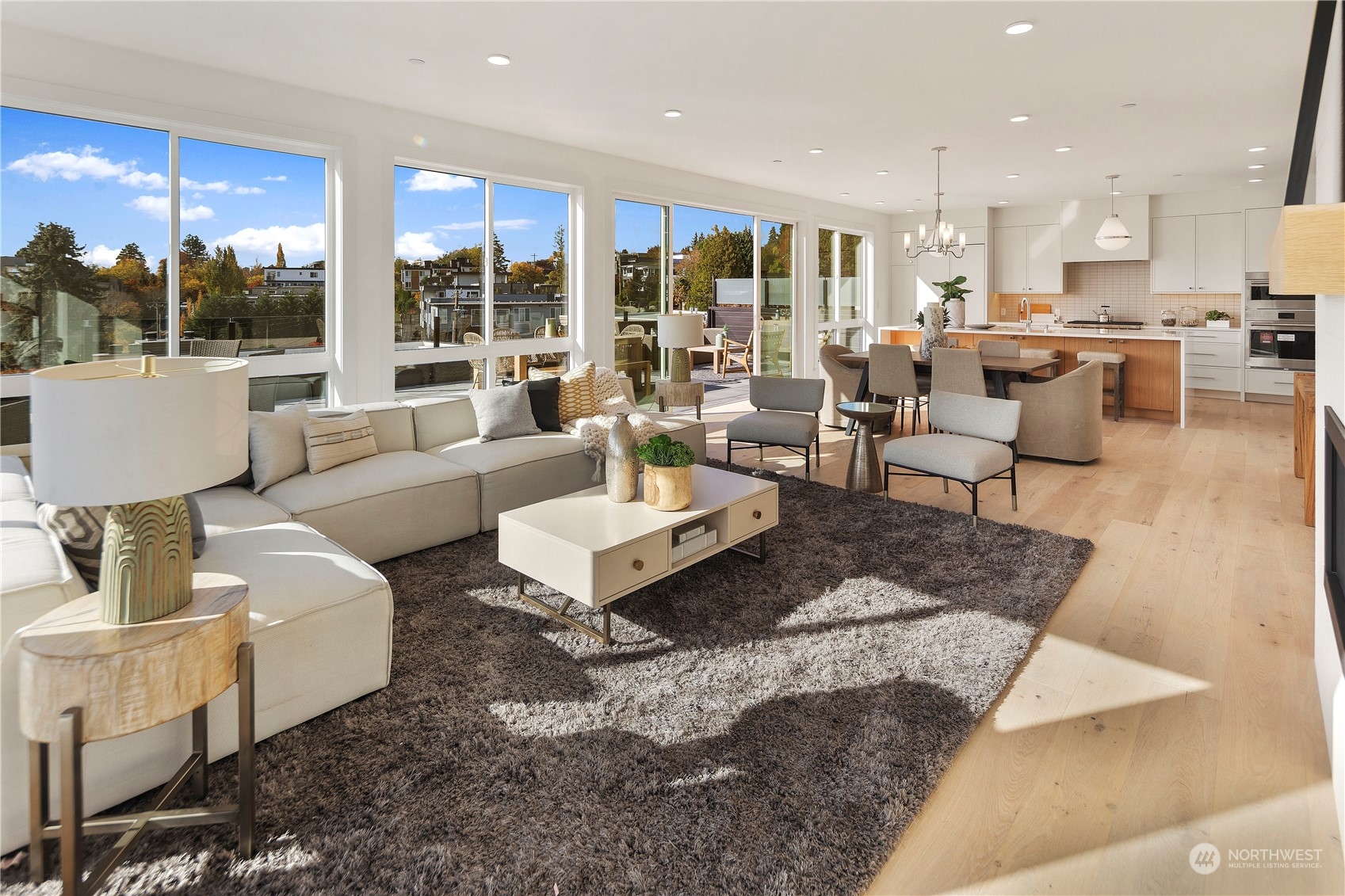 317 5th Avenue Unit: PH302