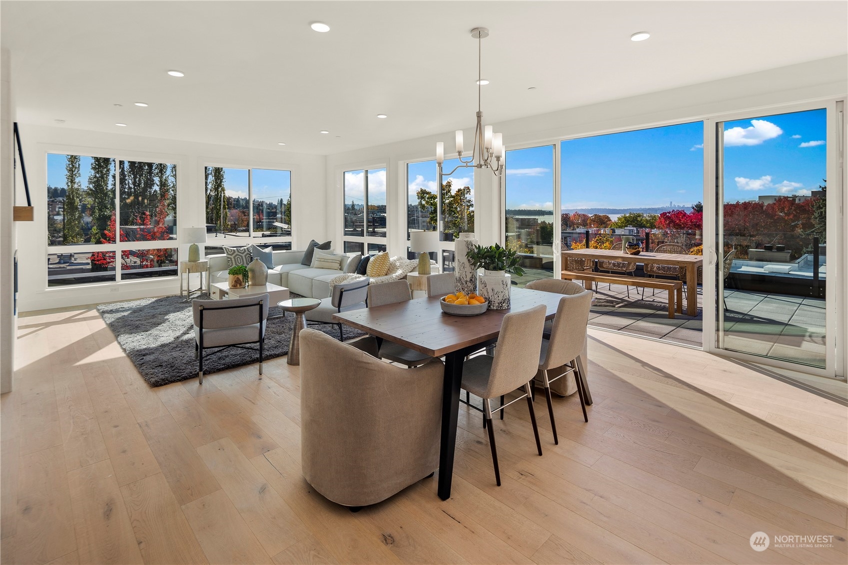 317 5th Avenue Unit: PH302