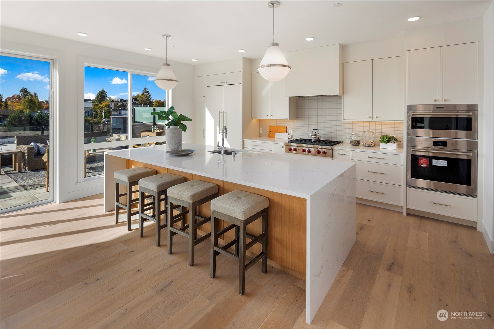 317 5th Avenue Unit: PH302