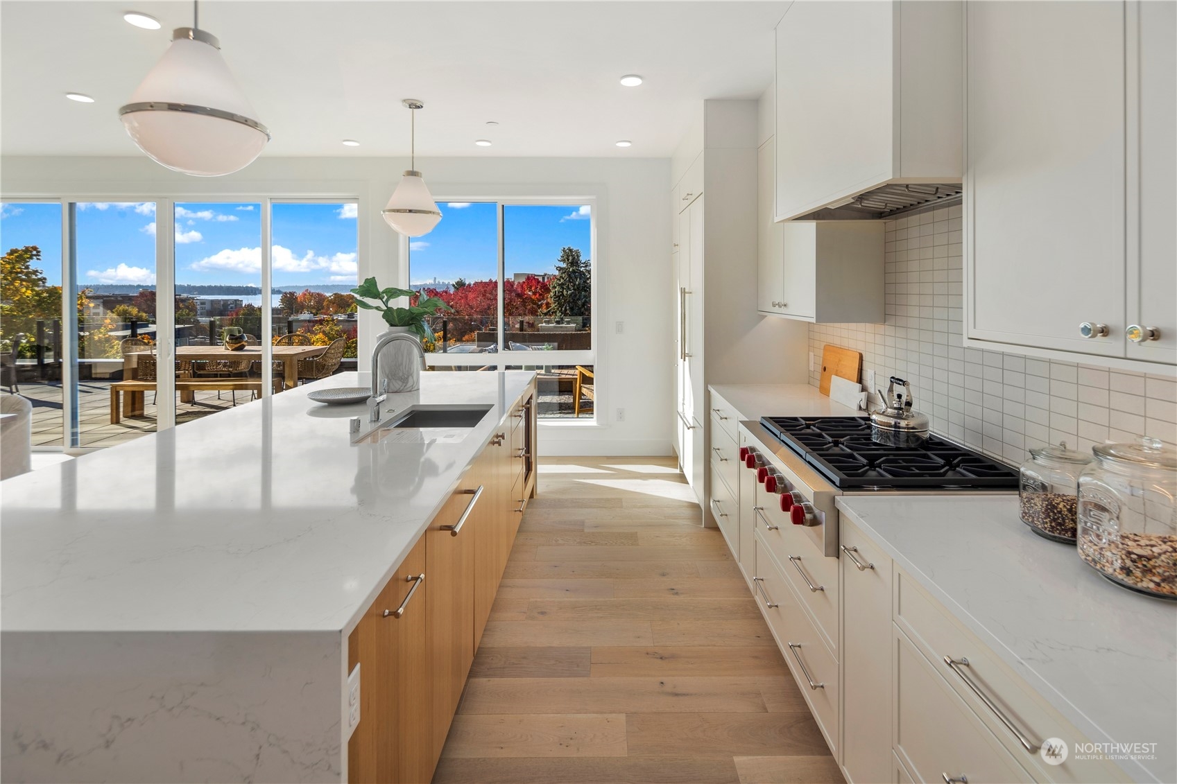 317 5th Avenue Unit: PH302