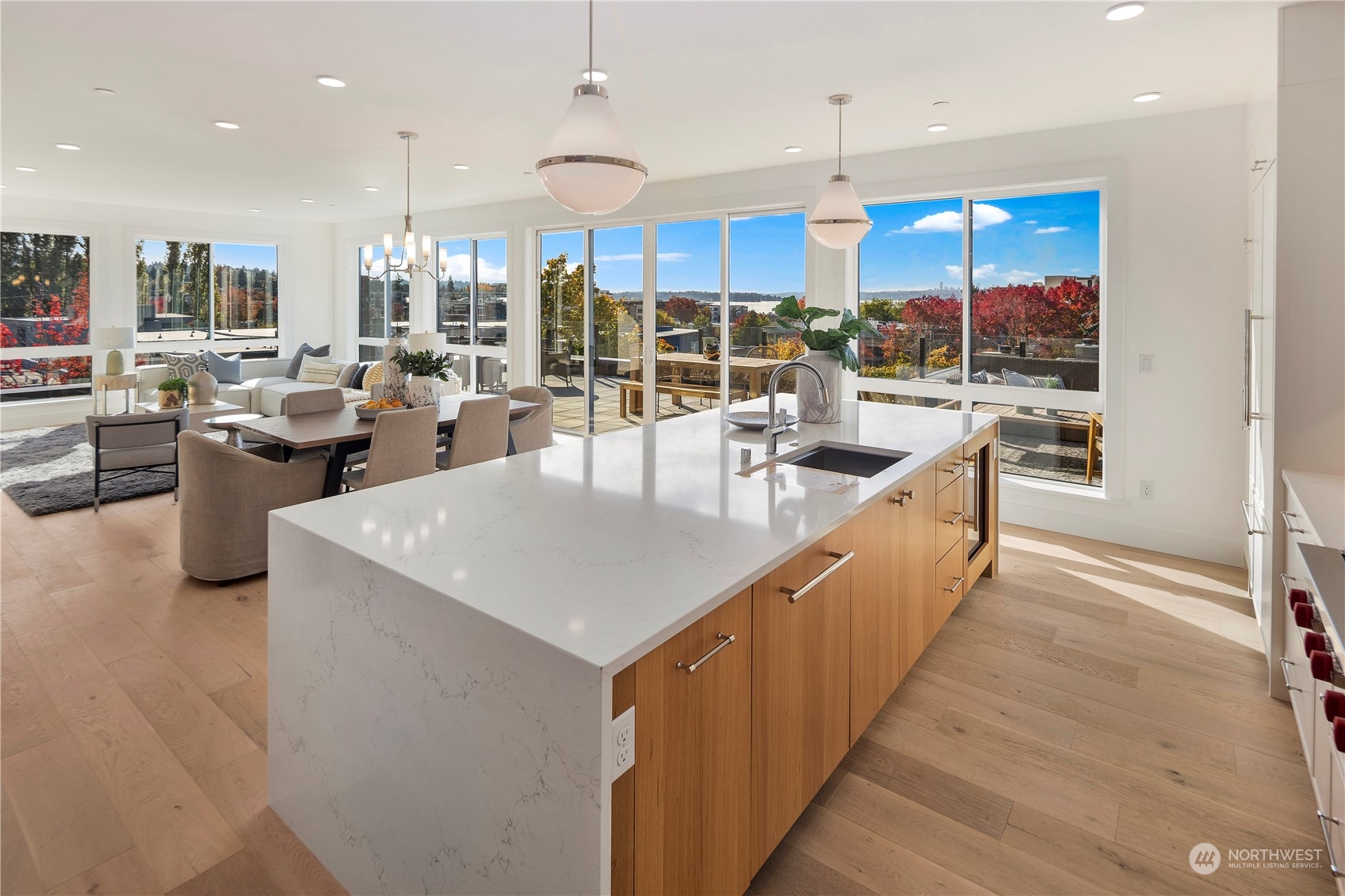 317 5th Avenue Unit: PH302