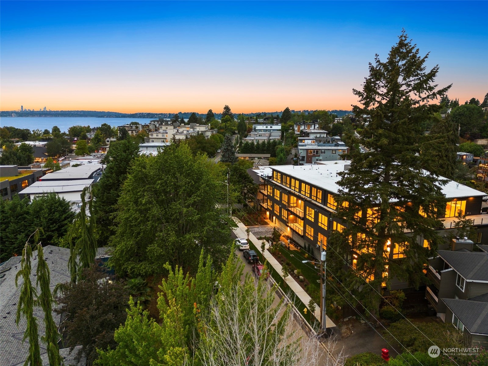 317 5th Avenue Unit: PH302