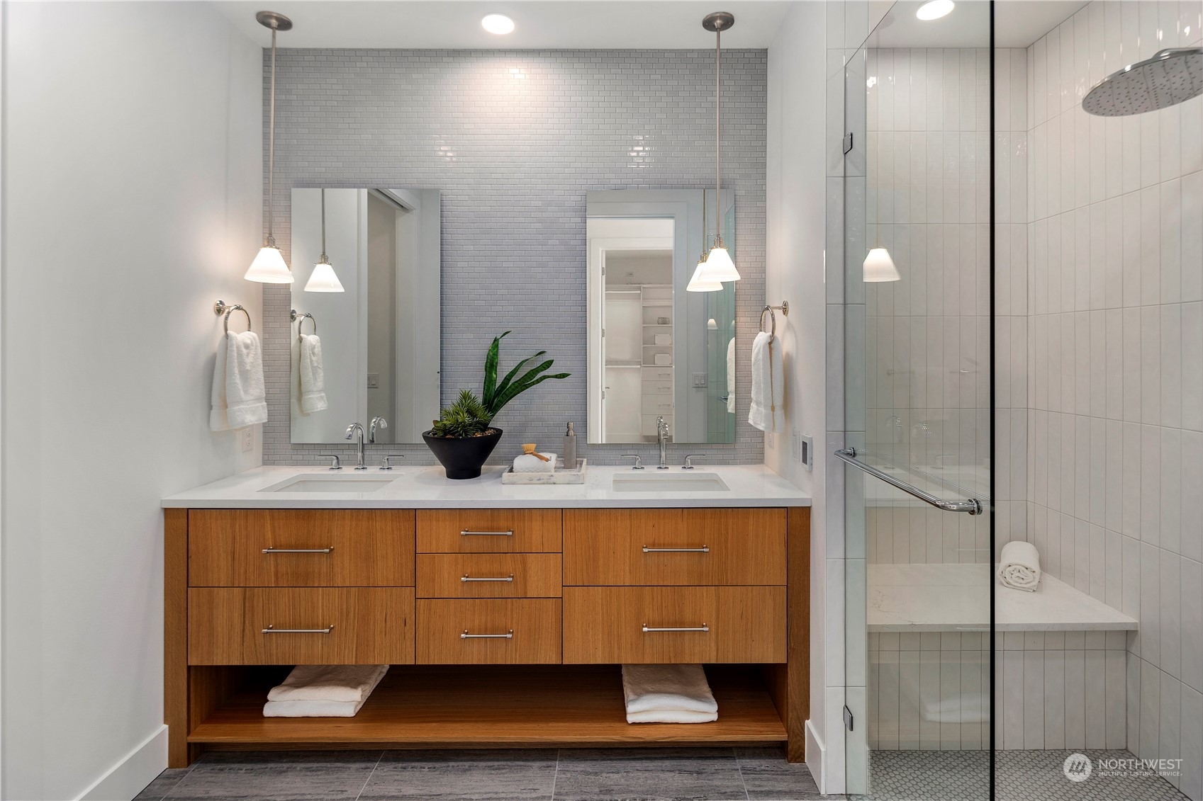 317 5th Avenue Unit: PH302