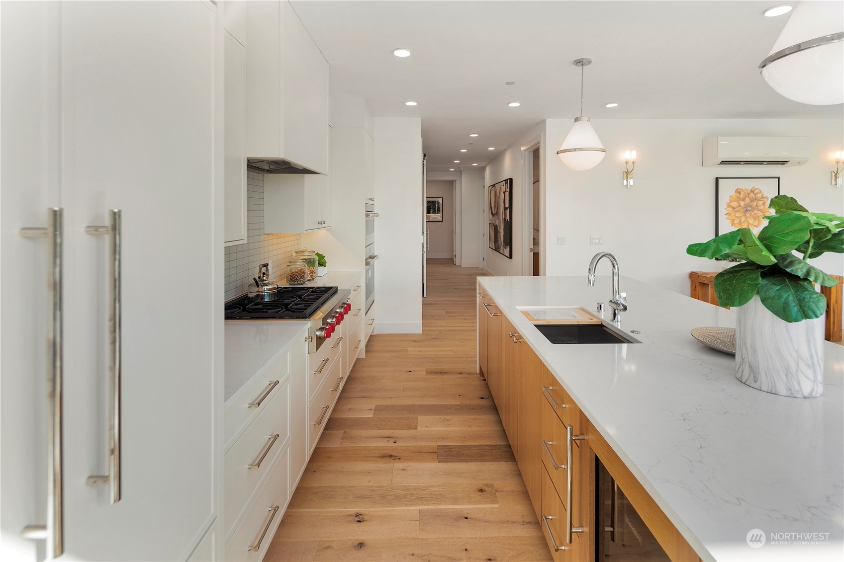 317 5th Avenue Unit: PH302