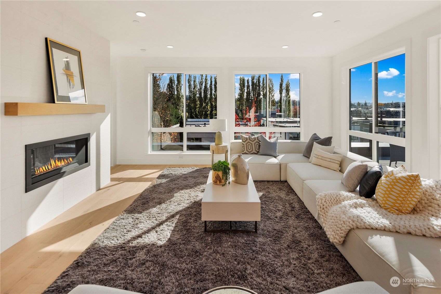 317 5th Avenue Unit: PH302