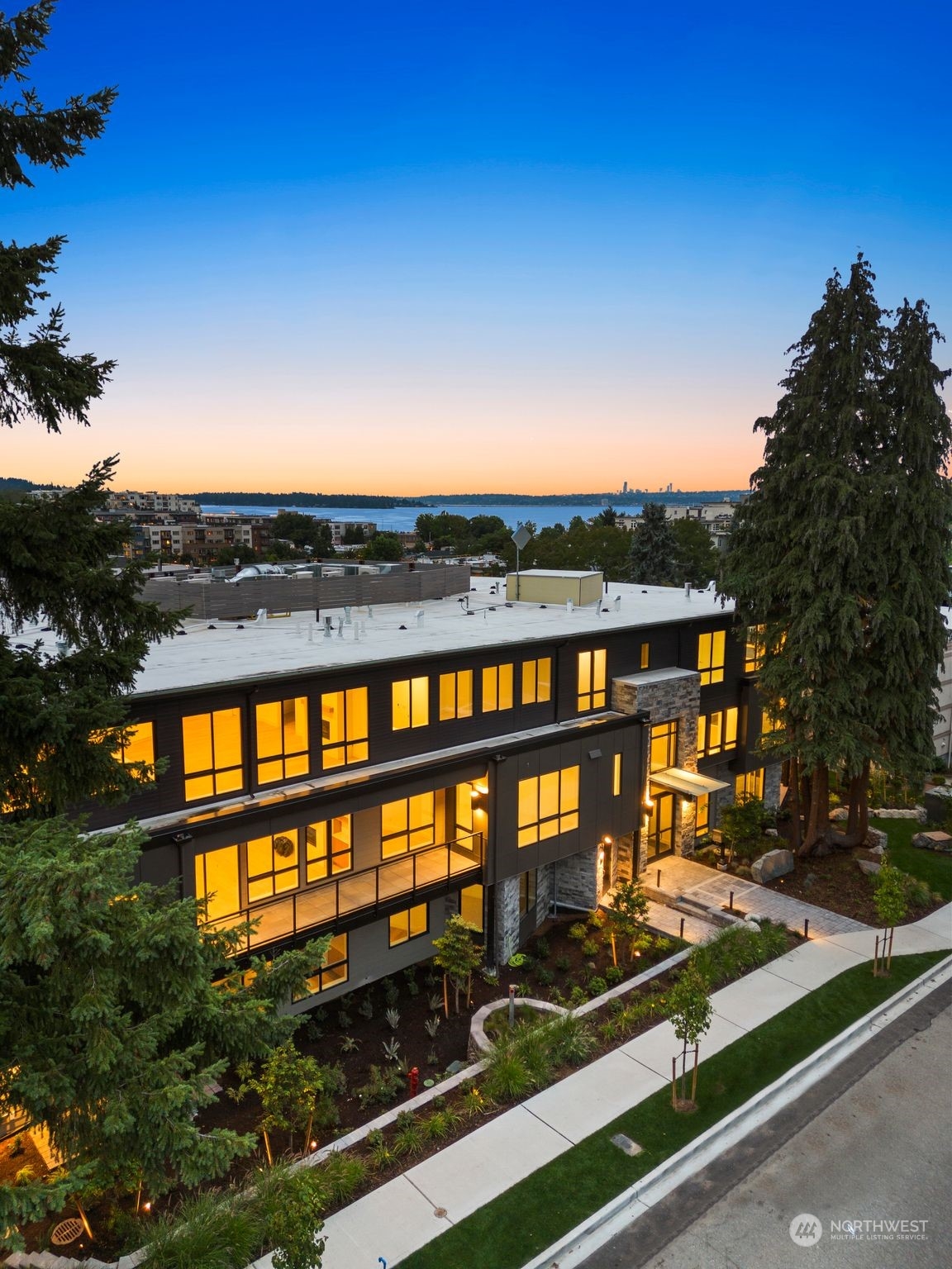 317 5th Avenue Unit: 301