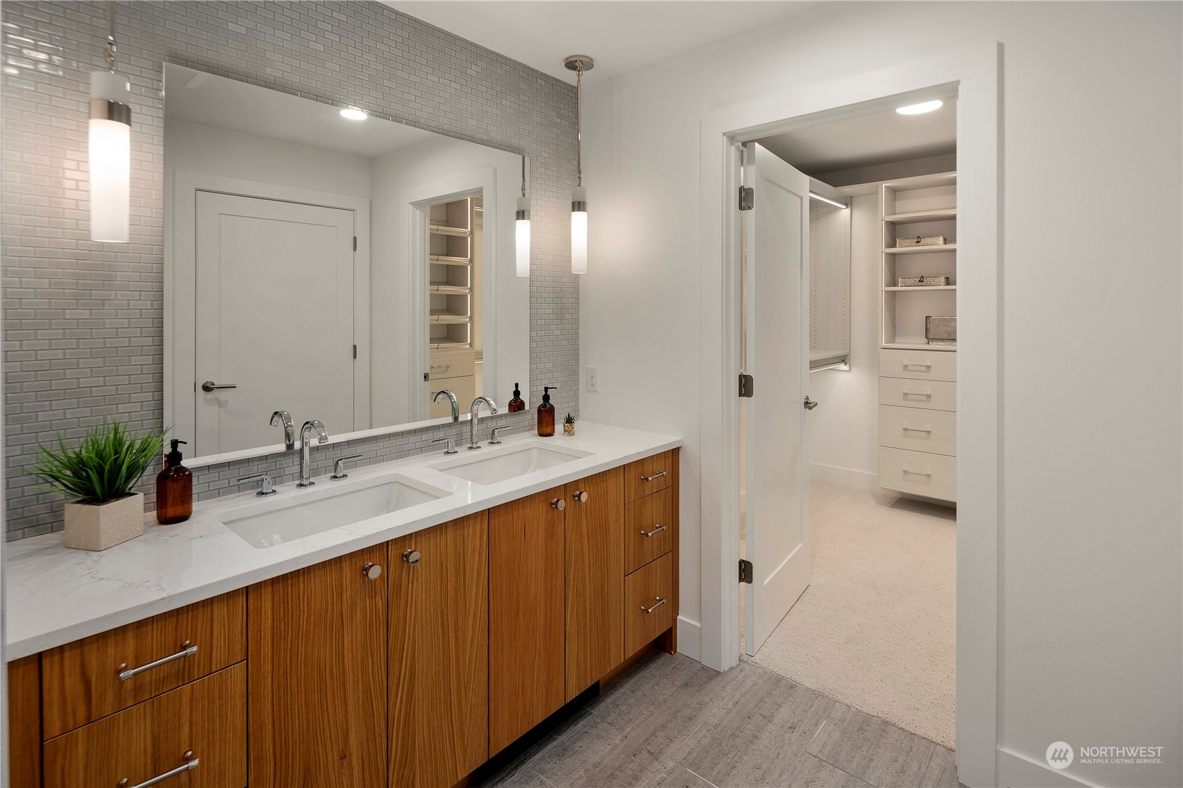 317 5th Avenue Unit: 205