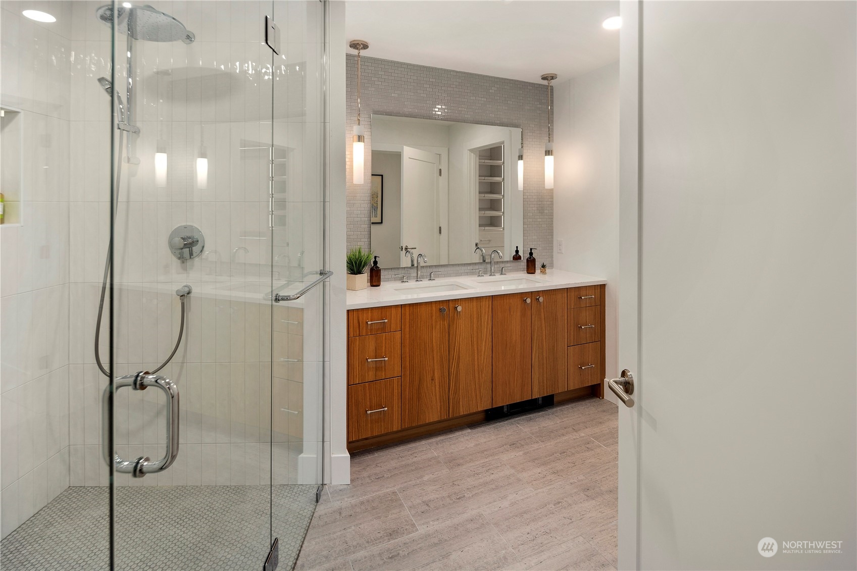 317 5th Avenue Unit: 205