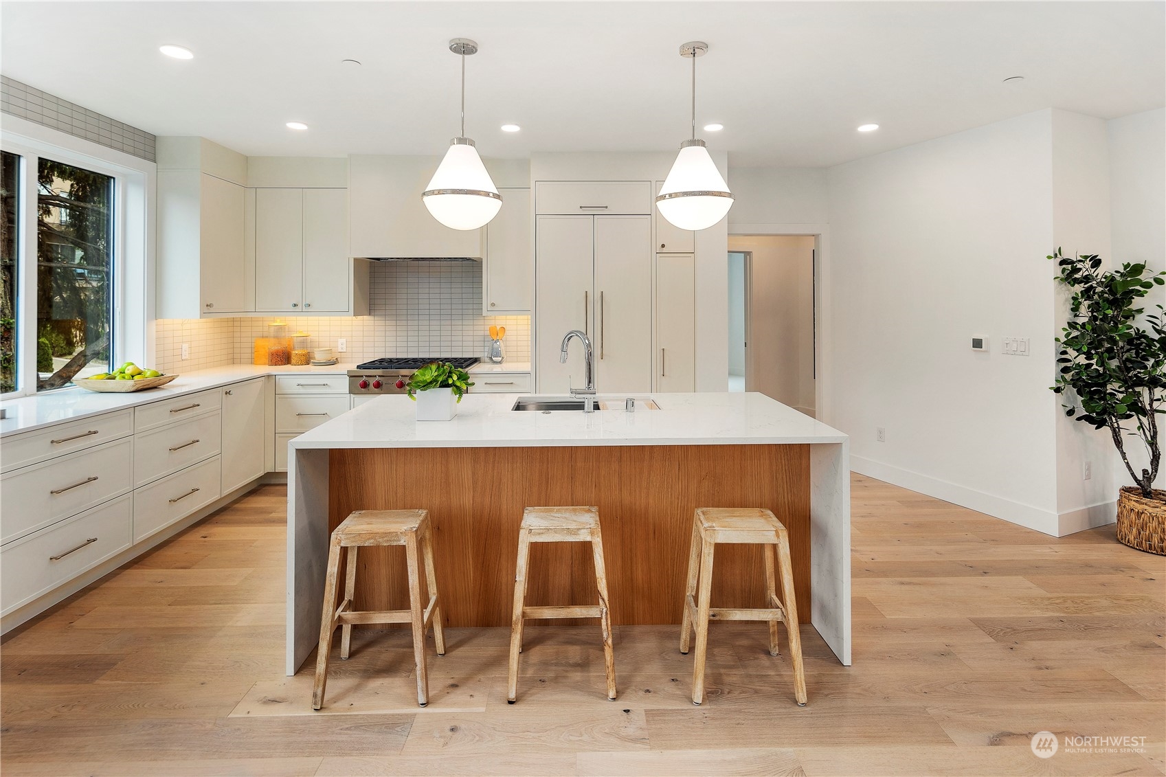 317 5th Avenue Unit: 205